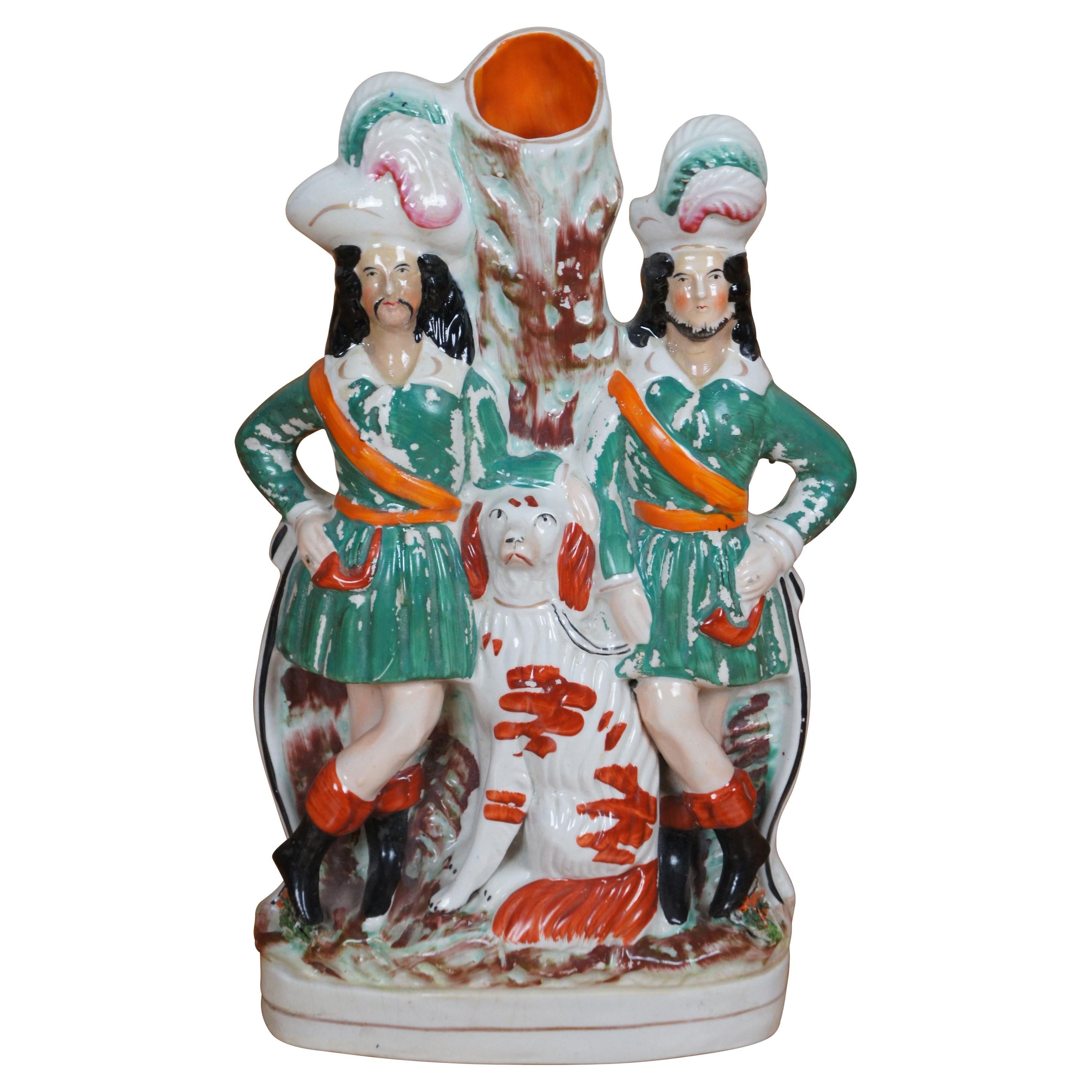 Antique vase de déversement Staffordshire Robin Hood Little John Spaniel Hunt de 12 pouces
