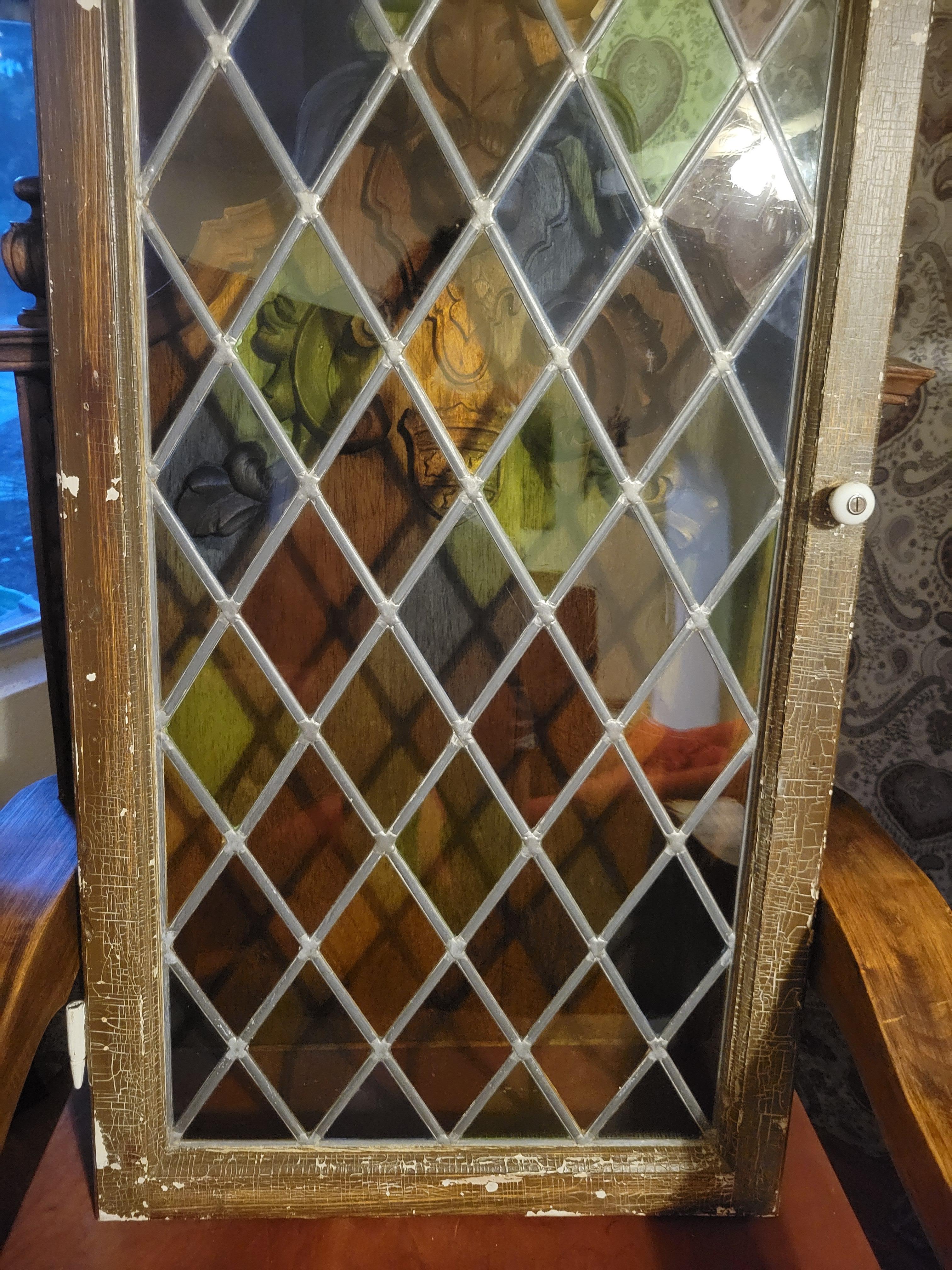 Vitrail d'antiquités - 44 3/8
