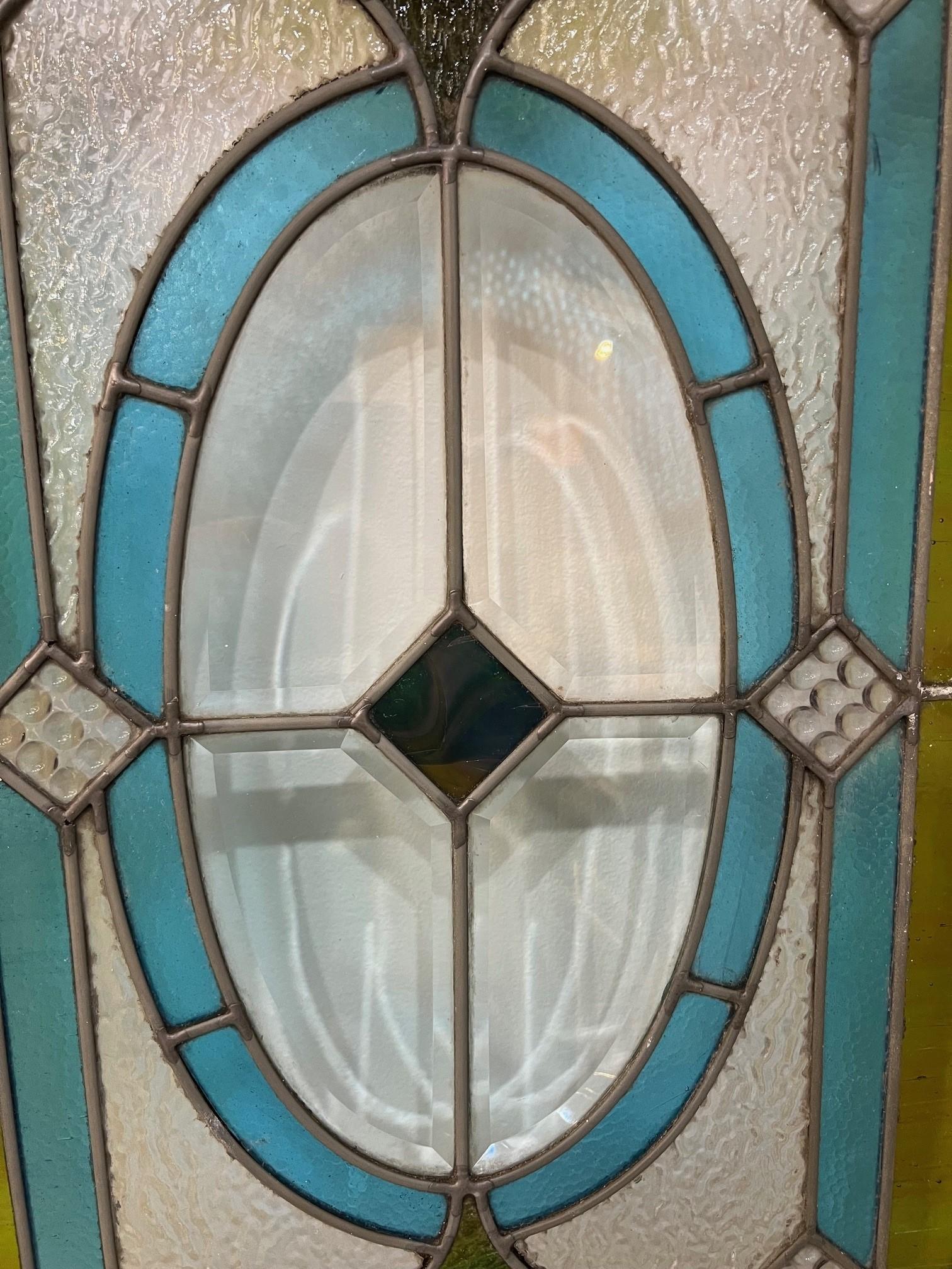 Antikes Buntglasfenster, abgeschrägtes Glasfenster, Original-Holzrahmen in der Mitte im Angebot 11
