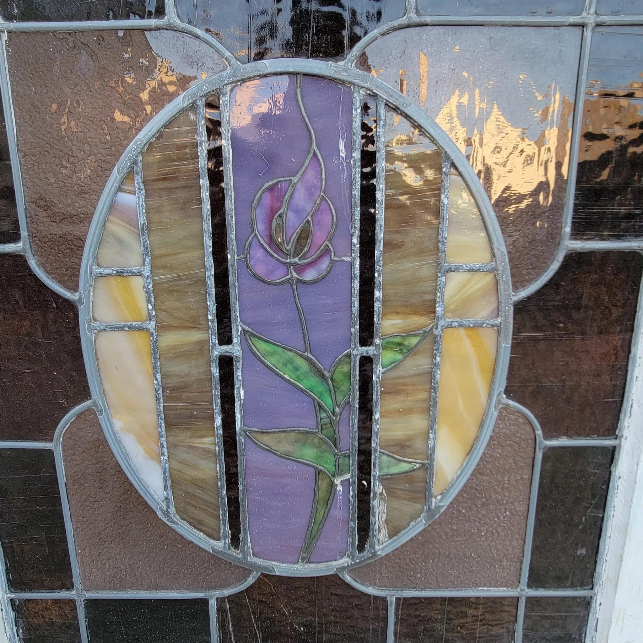 Antique Stained Glass Window In Good Condition For Sale In Chicago, IL