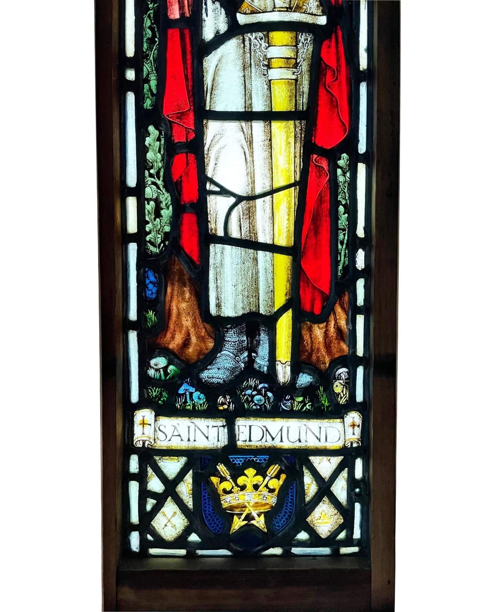 Antique Stained Glass Window of Saint Edmund In Fair Condition For Sale In Wormelow, Herefordshire