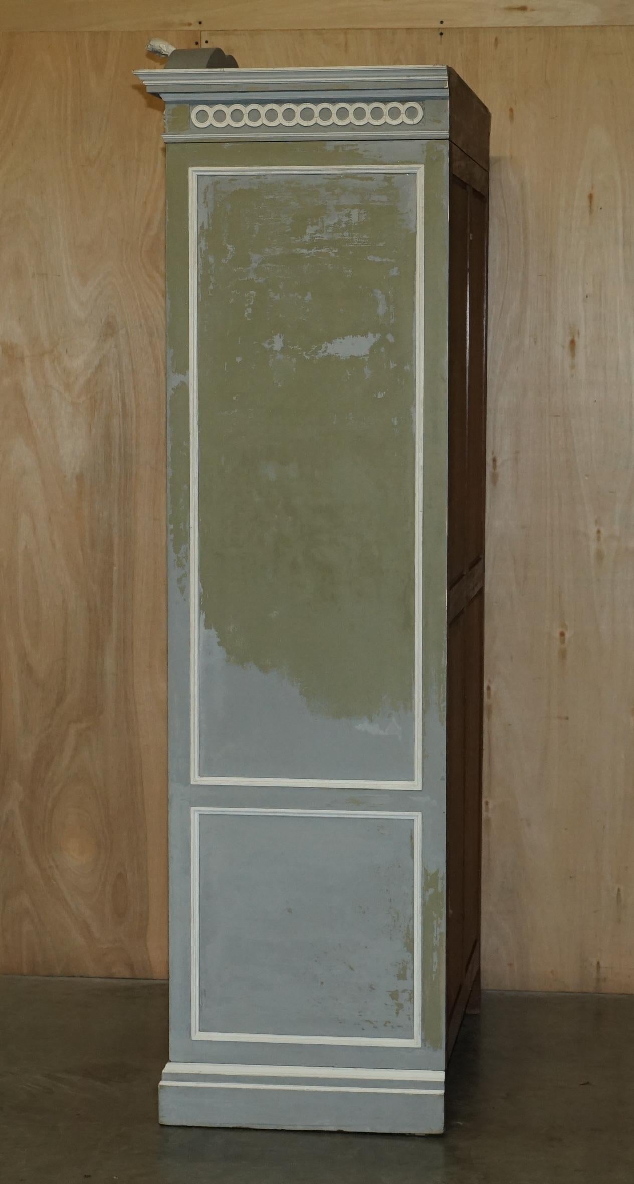 Antiguo Armario con Puerta de Espejo Estampado Mellier & Co Anglo French Shabby Chic Wardrobe Mirrored Door en venta 5