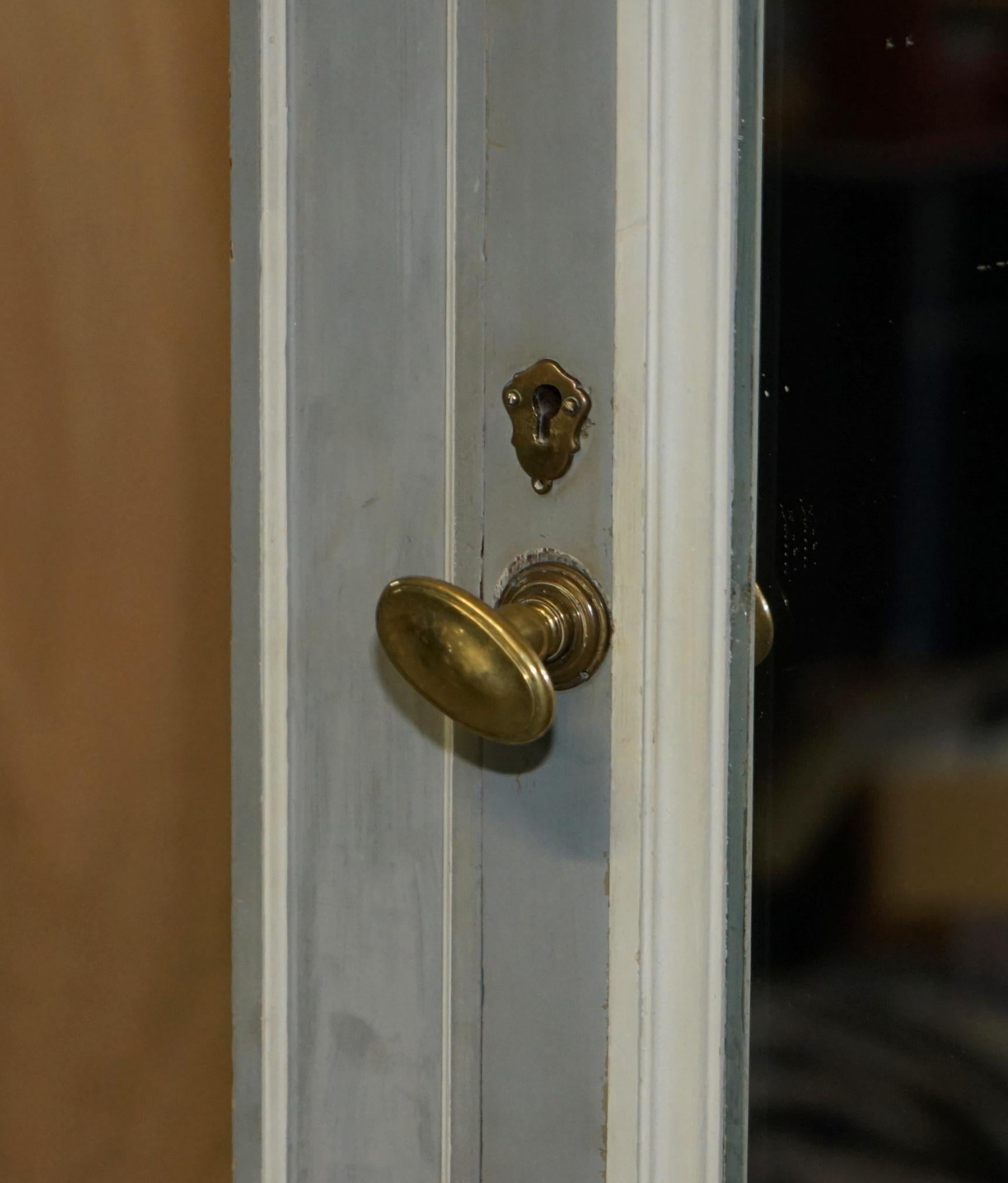 Antiker Mellier & Co Anglo Französischer Shabby Chic Kleiderschrank mit verspiegelter Tür, gestempelt (Viktorianisch) im Angebot