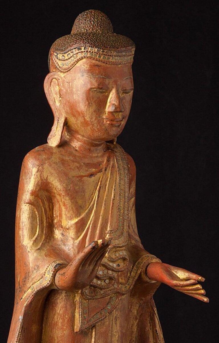 Antike stehende Mandalay-Buddha-Statue aus Burma (Holz) im Angebot