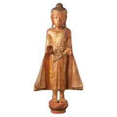 Antike stehende Mandalay-Buddha-Statue aus Burma