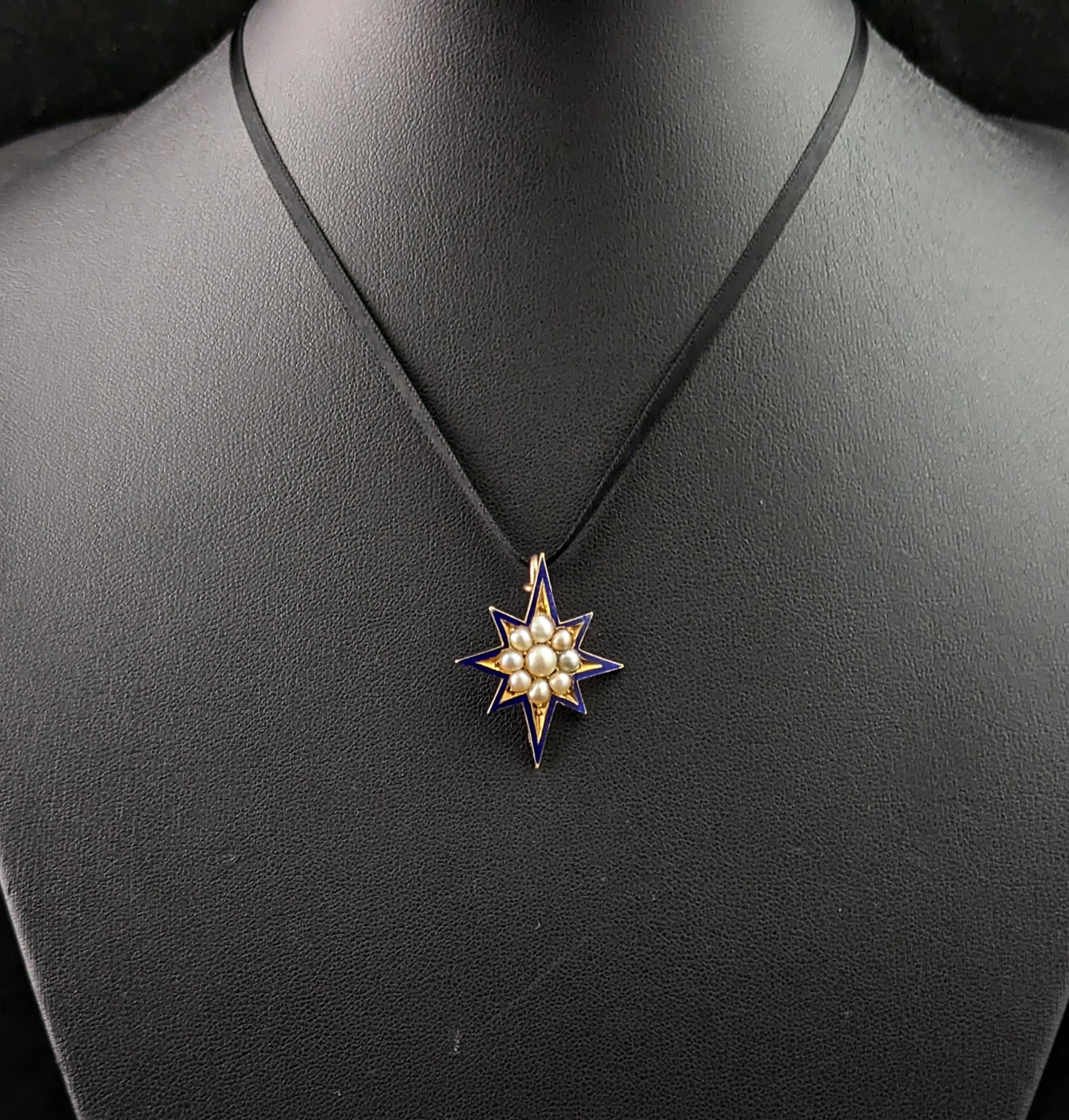 Pendentif étoile ancienne, émail bleu, perle fendue, or jaune 9 carats en vente 1