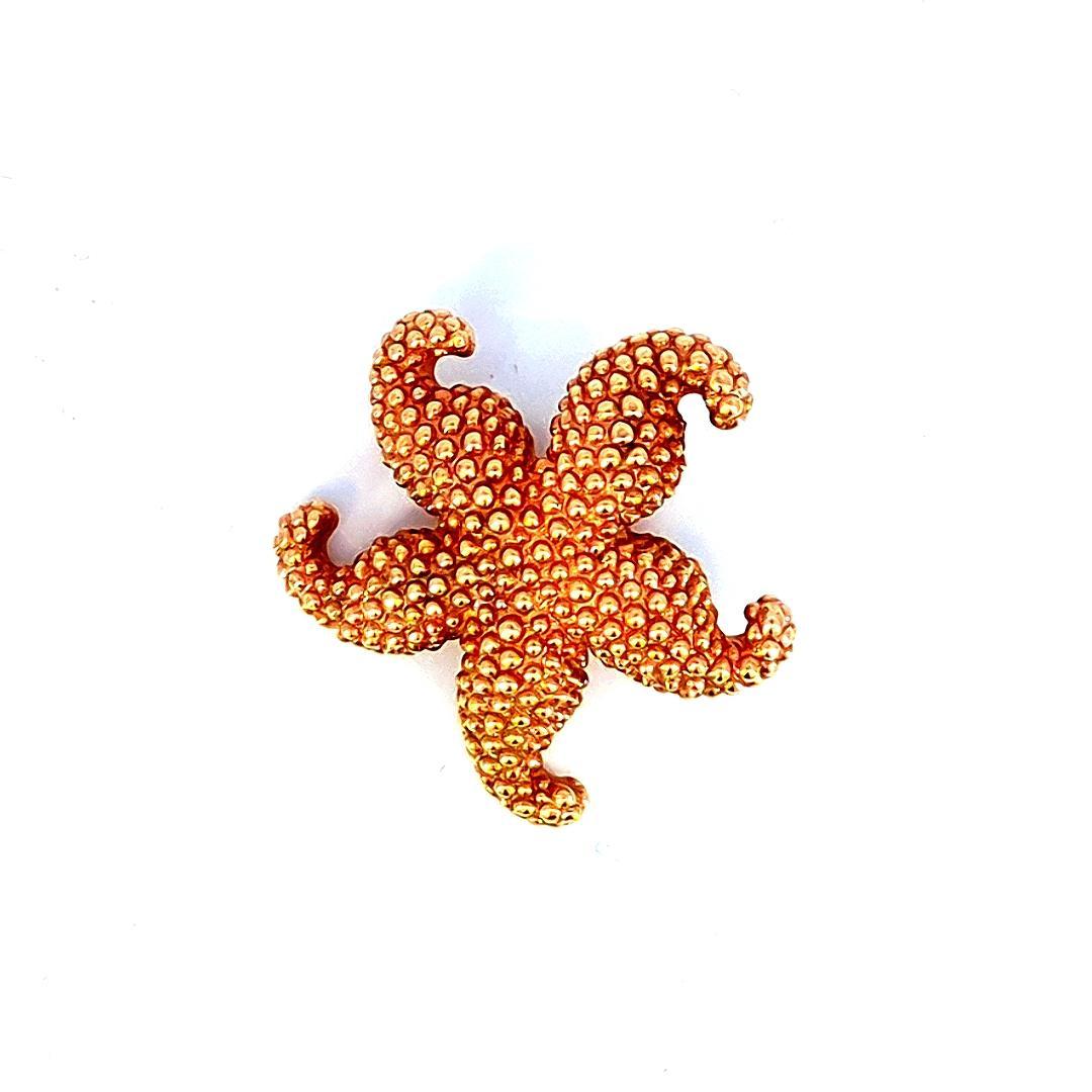 Women's or Men's Antique Star Pin Brooch 14K Yellow Gold For Sale