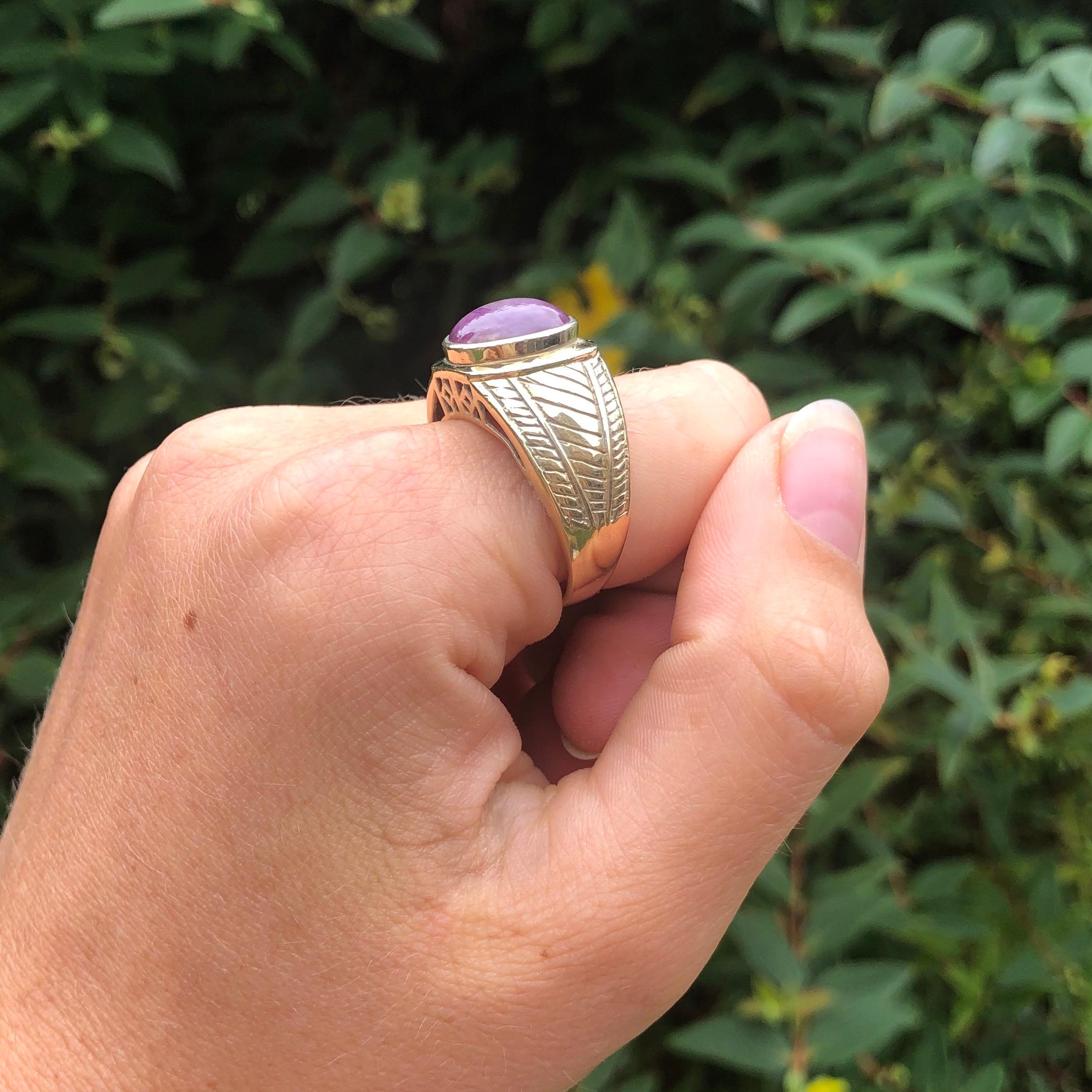 Antiker Siegelring mit Sternrubin und 9 Karat Gold 3