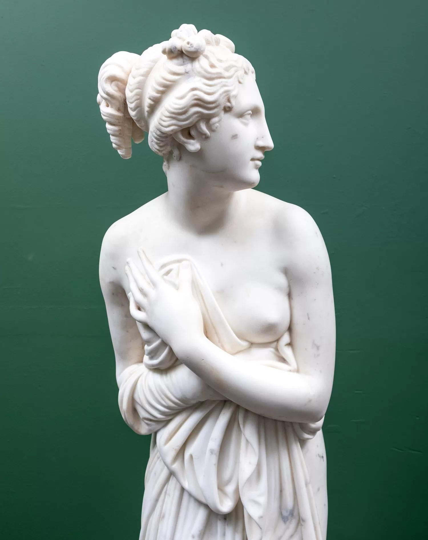 Antike statuarische Carrara-Skulptur Venus Italica nach Antonio Canova, Italien  (Italienisch) im Angebot