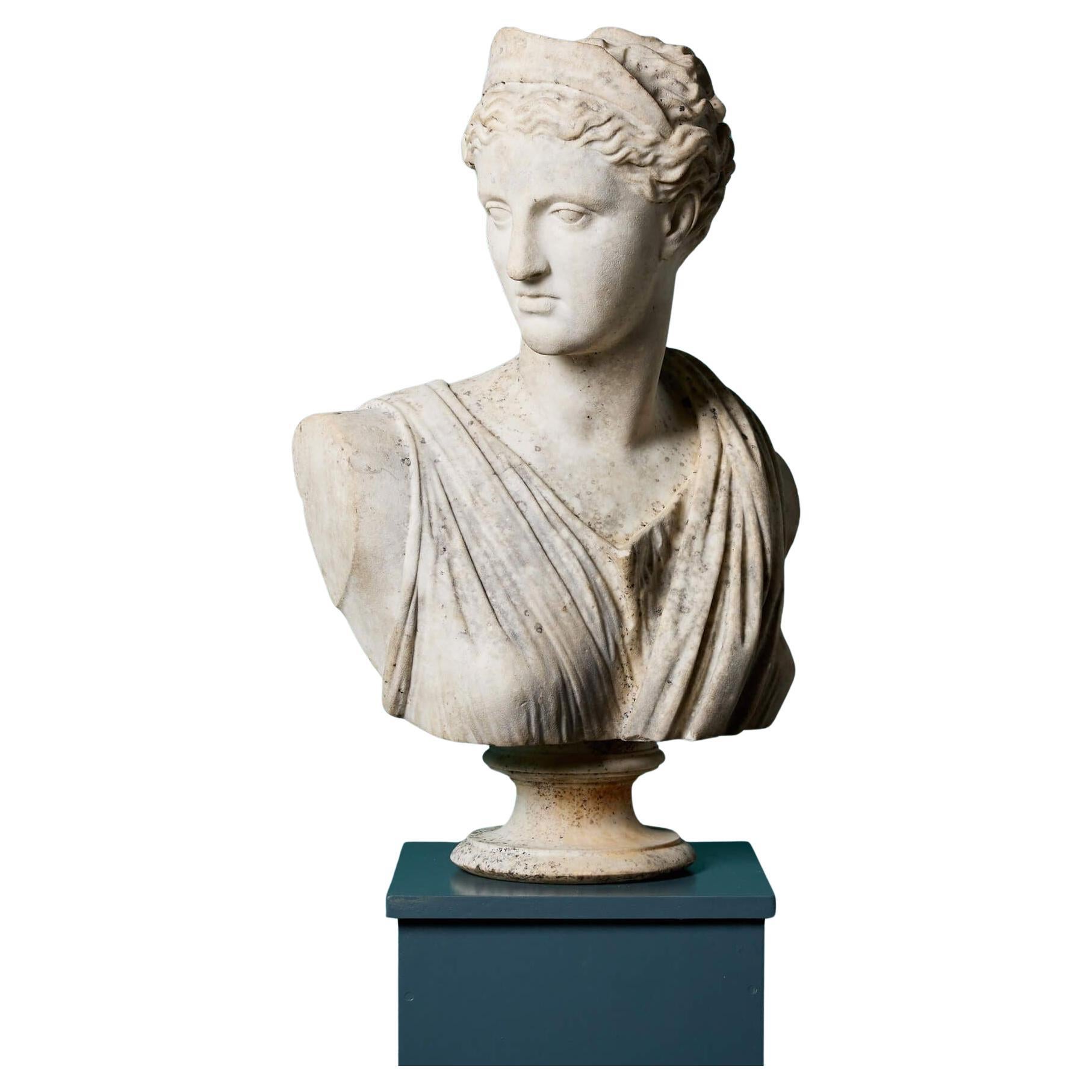 Antike Bildhauermarmorbüste der Diana aus Diana