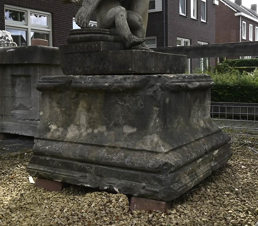 Beautiful Sanstone vintage Statue from the 19th Century from Belgium In Fair Condition For Sale In Udenhout, NL