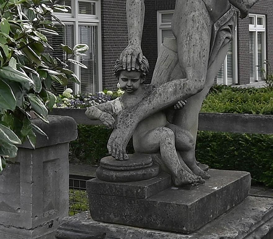 Preciosa estatua Sanstone Vintage del siglo XIX procedente de Bélgica principios del siglo XX en venta