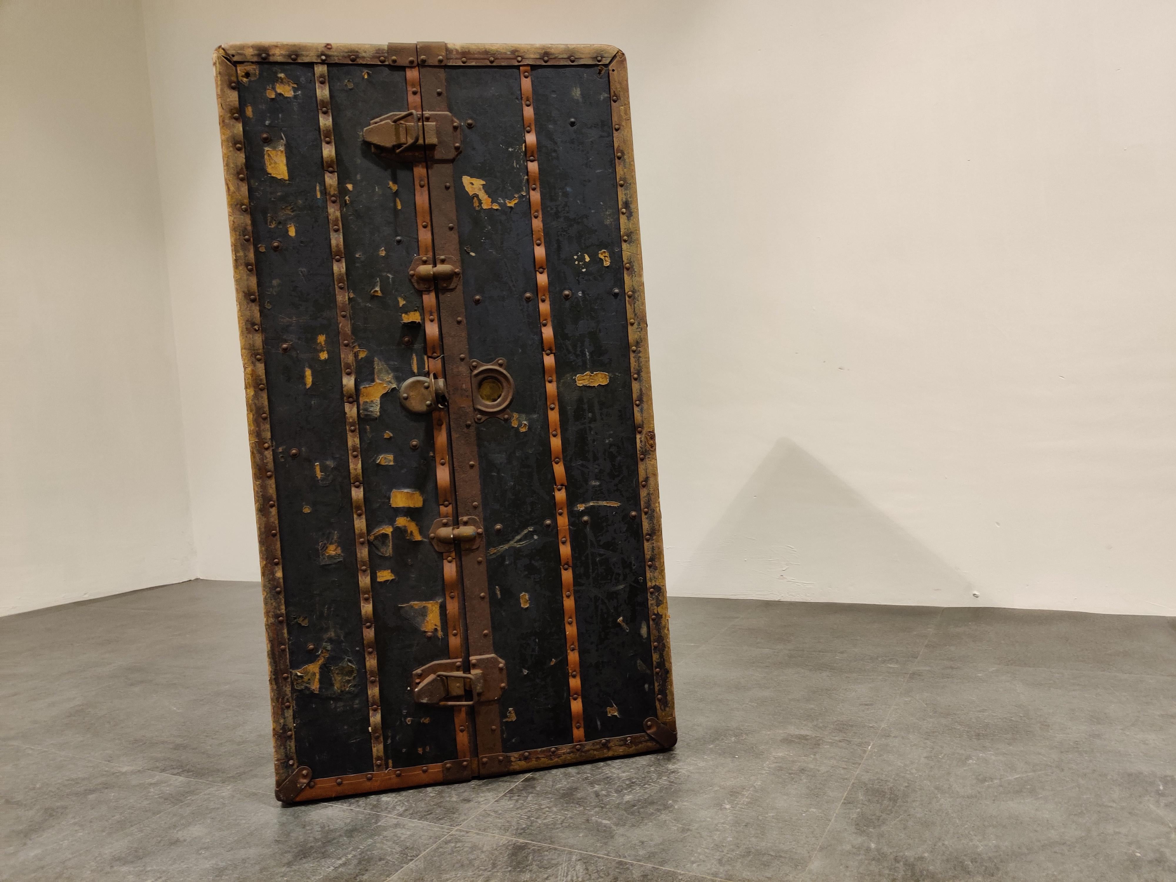 steamer chest