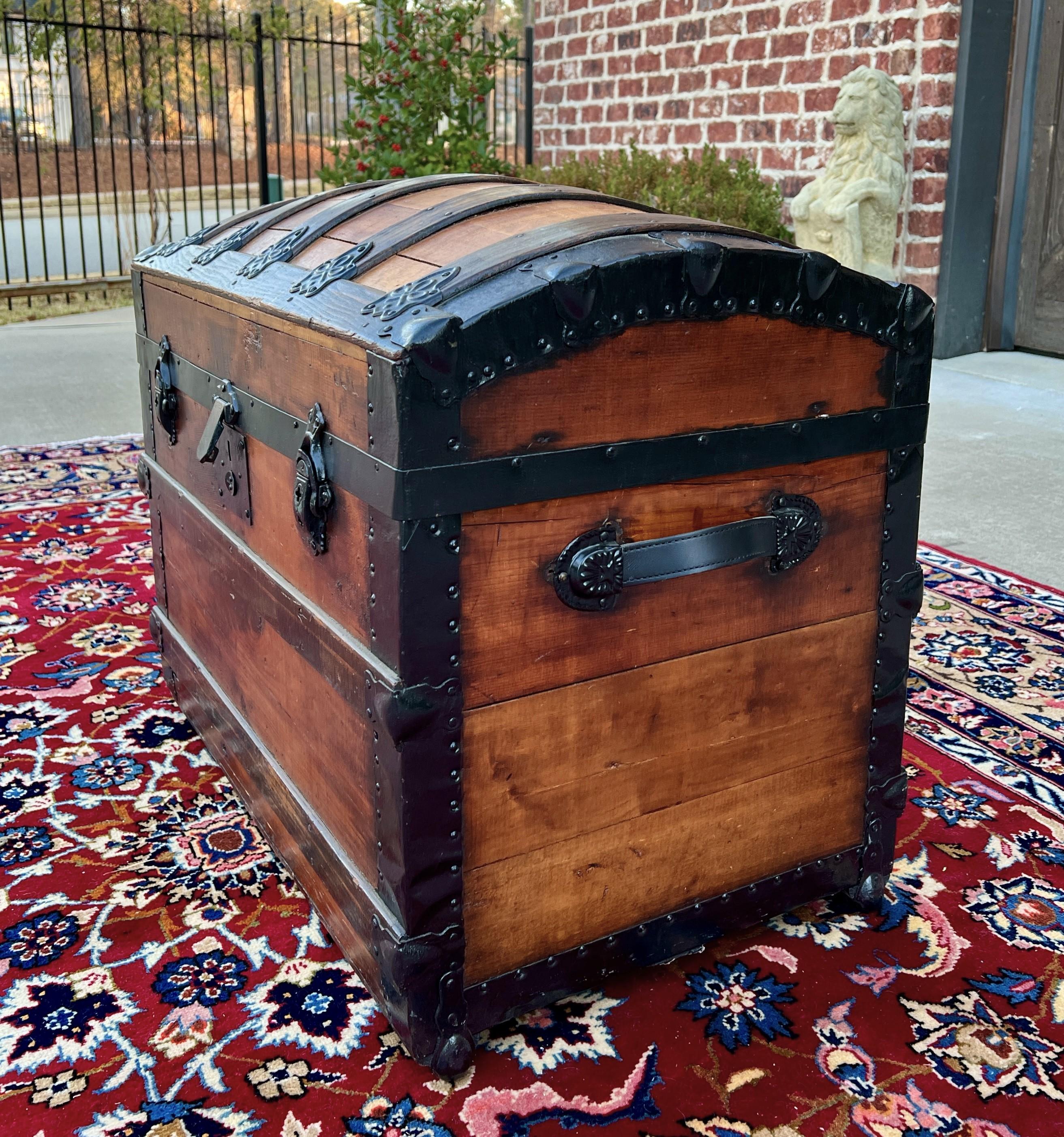 Antique Steamer Trunk Chest Blanket Box Domed Hump Back Oak Refurbished In Good Condition For Sale In Tyler, TX