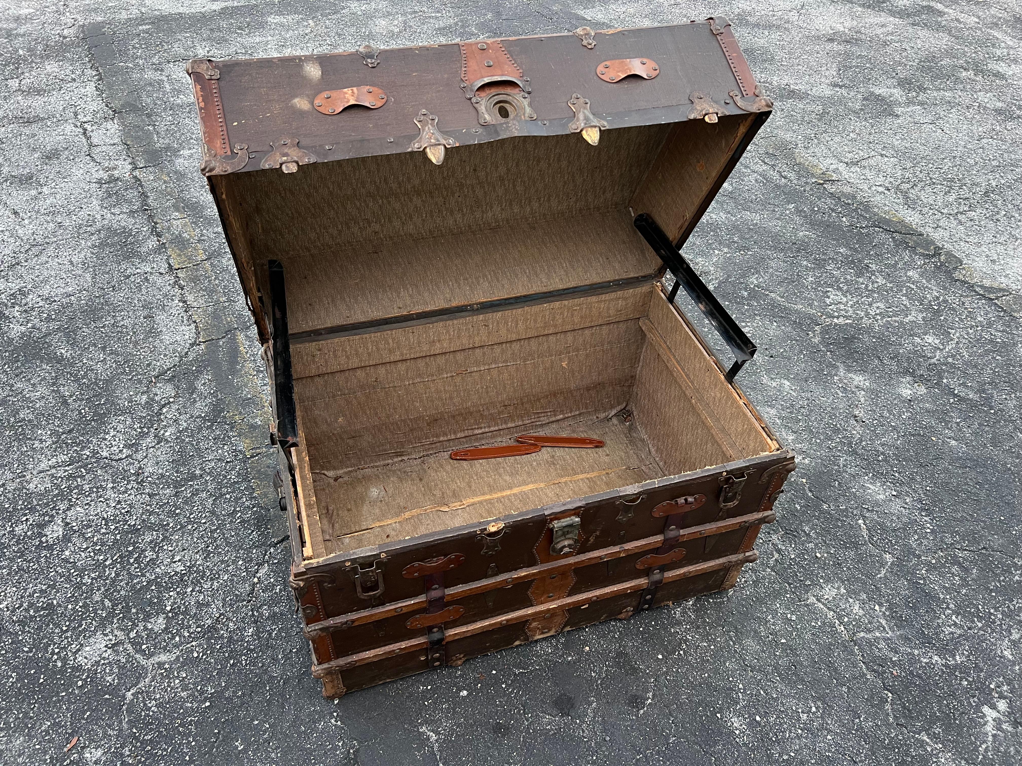 Antique Steamer Trunk Late 19th Century For Sale 1