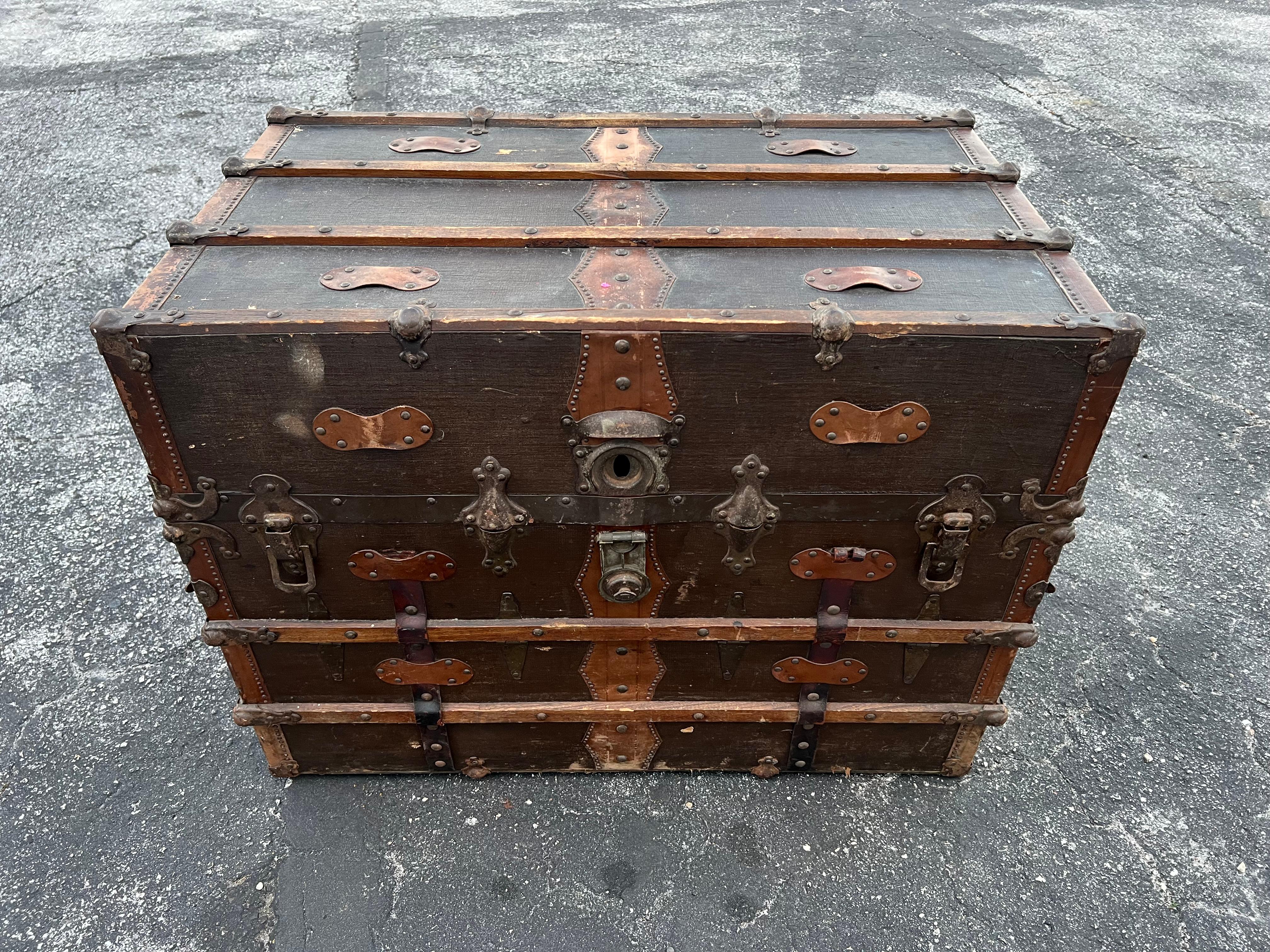 Antique Steamer Trunk Late 19th Century For Sale 3