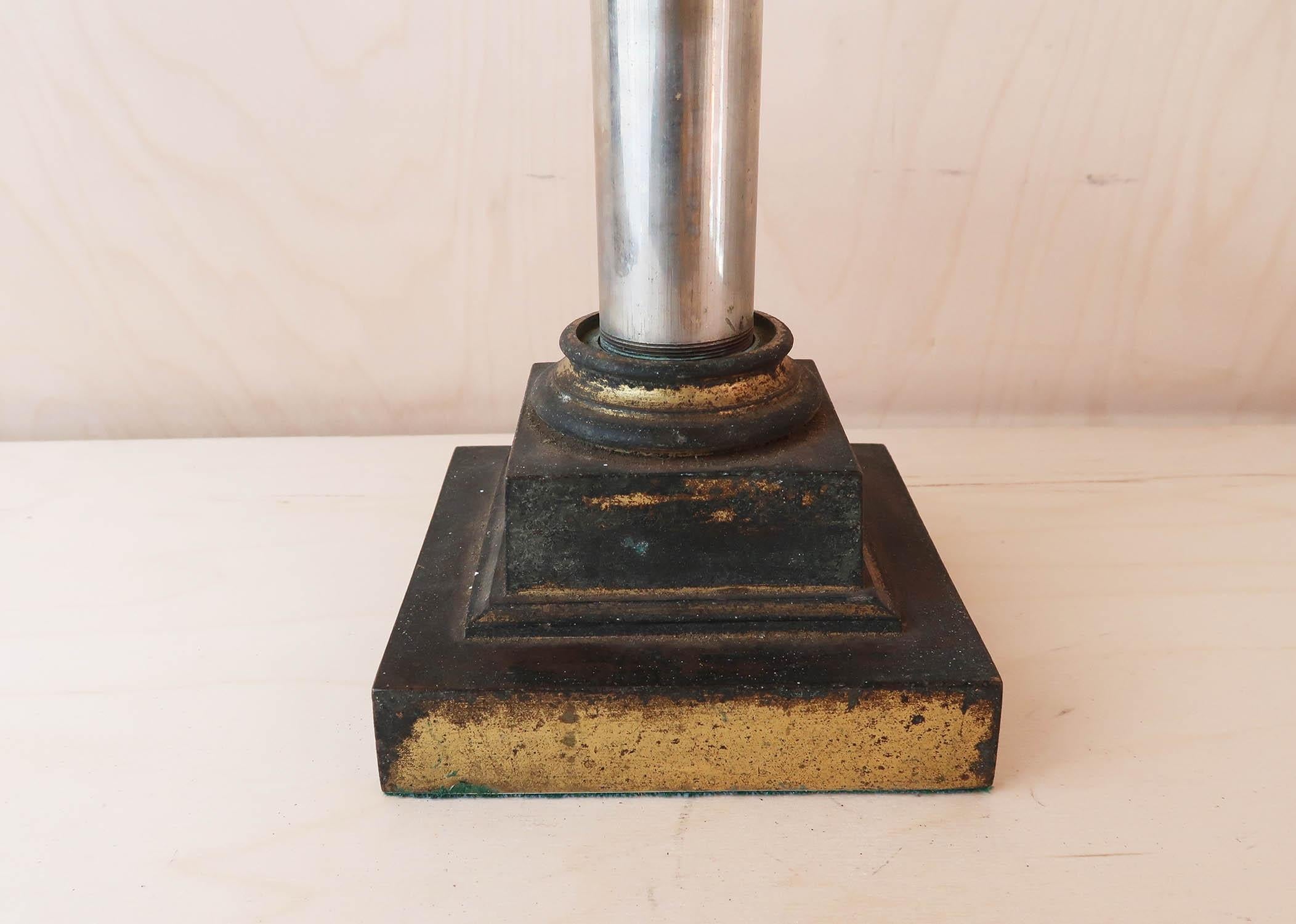 Lampe de table à colonne ionique en acier antique et laiton. Anglais, début du 19e siècle Bon état - En vente à St Annes, Lancashire