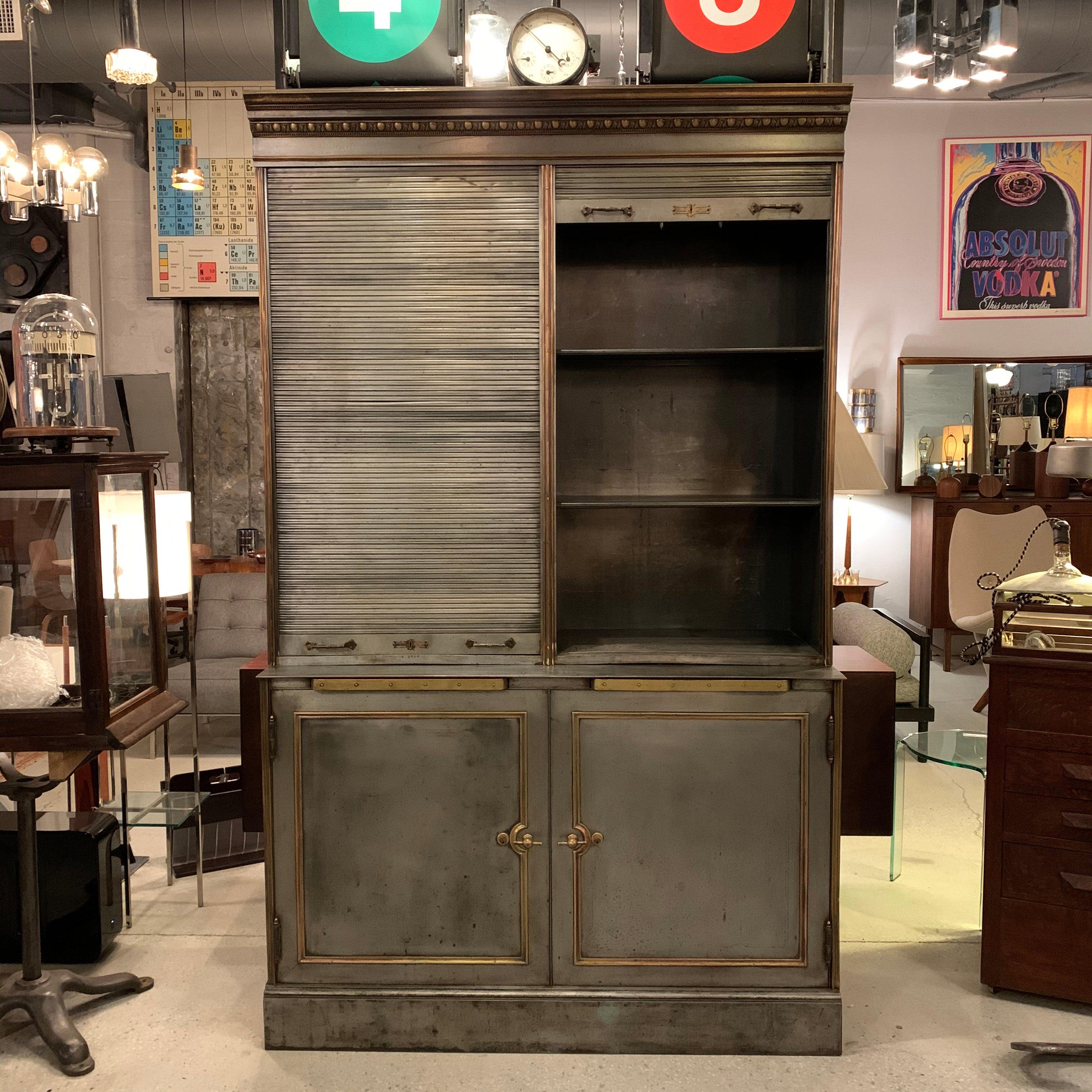 Antiker antiker Vitrinenschrank aus Stahl und Messing mit Rollplatte, Safe Display Cabinet (amerikanisch) im Angebot