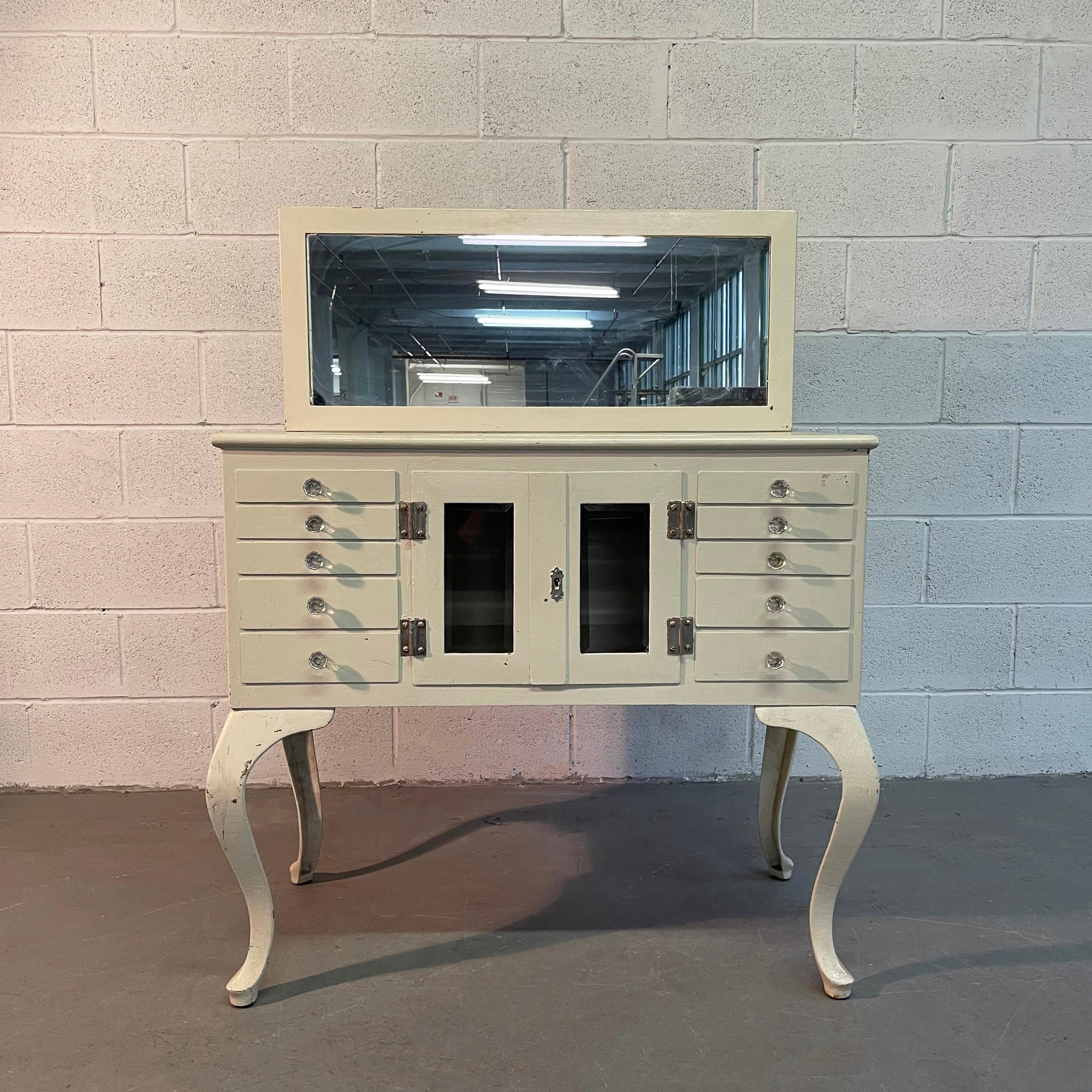 Antique Steel Apothecary Medicine Cabinet With Mirror im Angebot