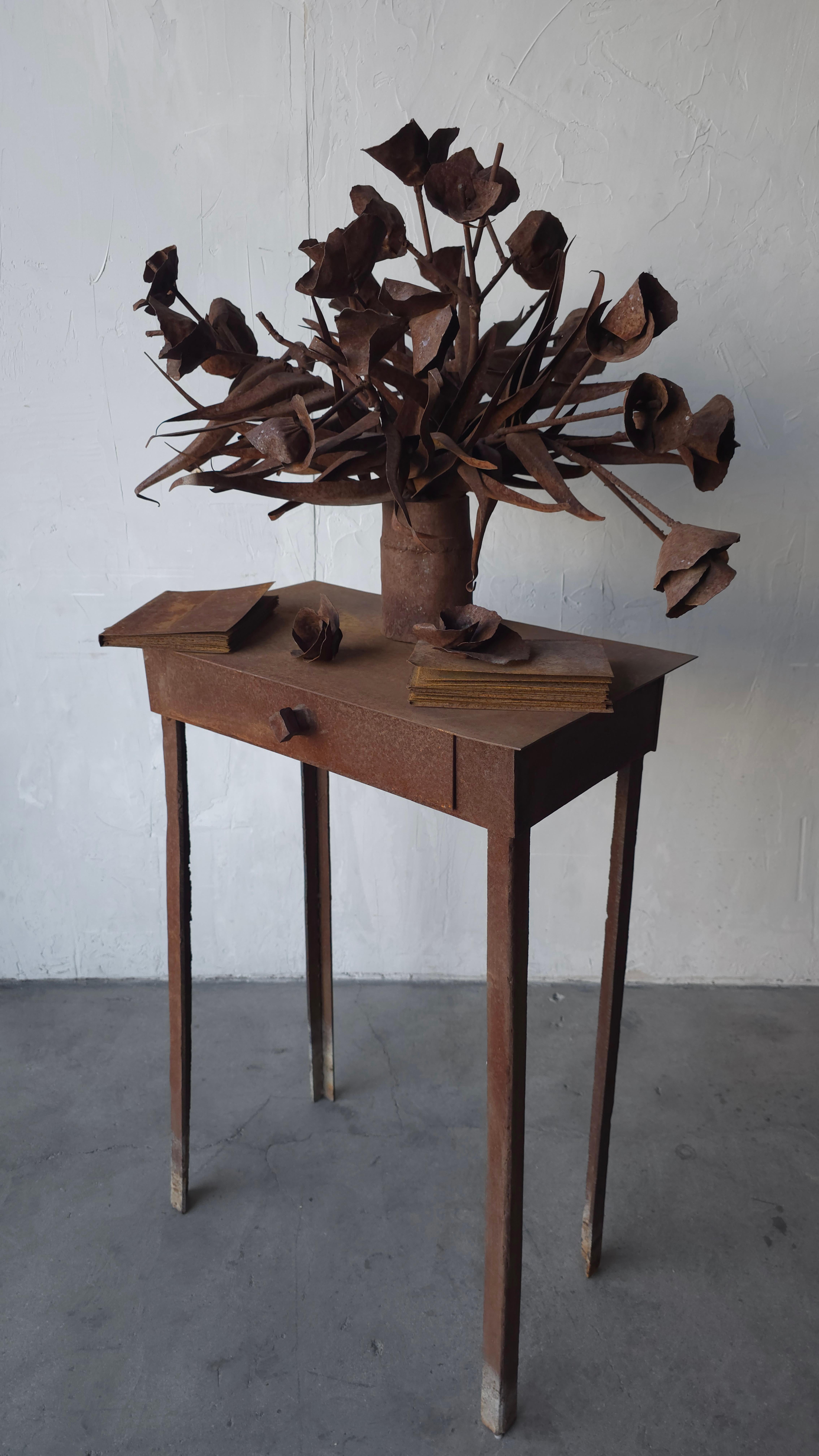 Antikes brutalistisches Blumenarrangement und Tischskulptur aus Stahl im Angebot 2
