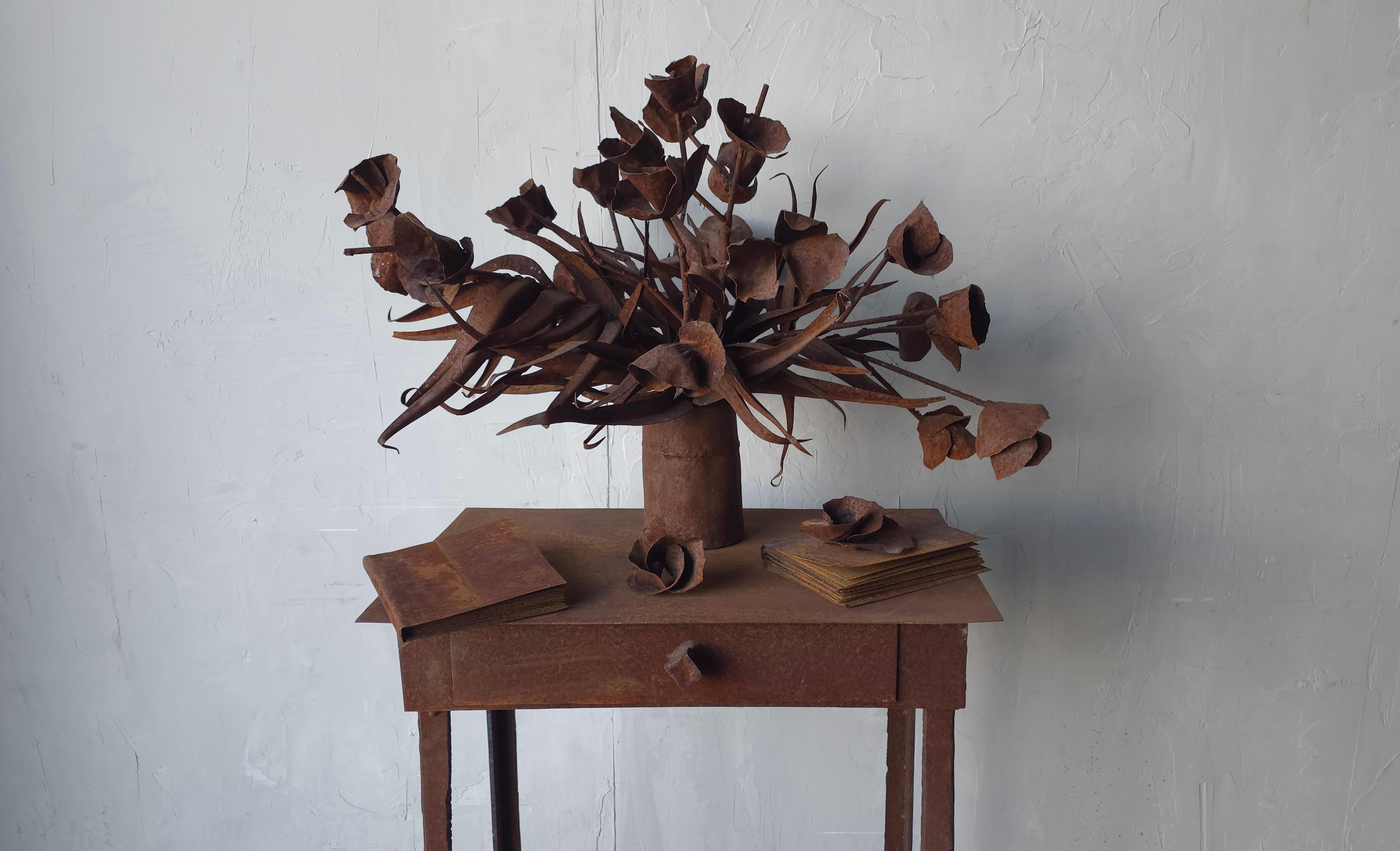 Antikes brutalistisches Blumenarrangement und Tischskulptur aus Stahl im Angebot 3