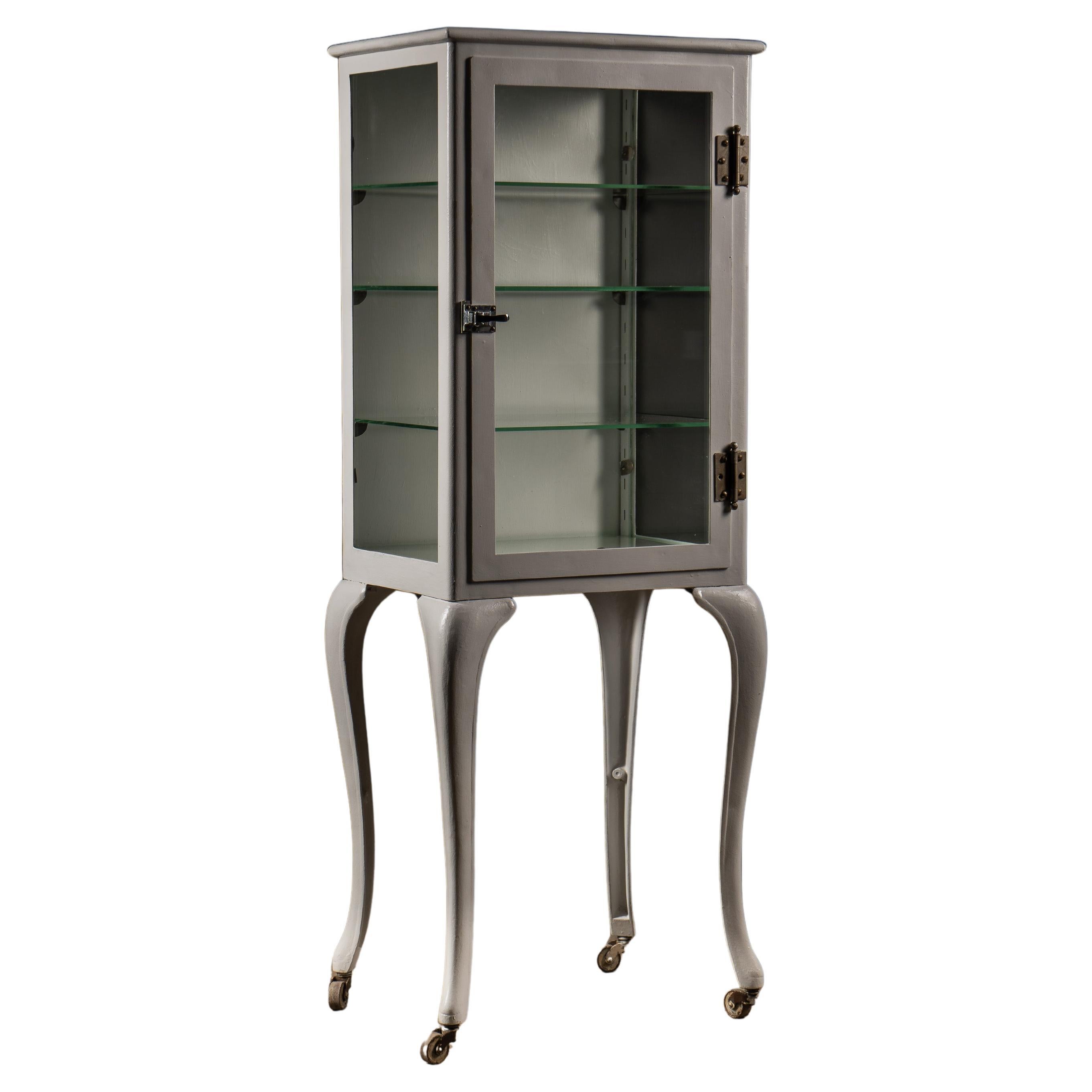 Cabinet dentaire en acier antique