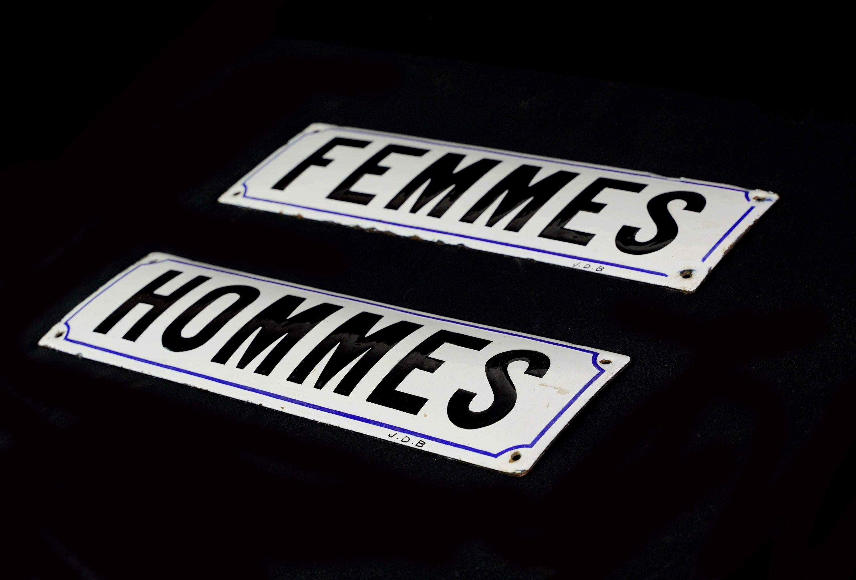 Antike Hommes & Femmes Restroom-Wandspiegel aus Stahl im Angebot 6