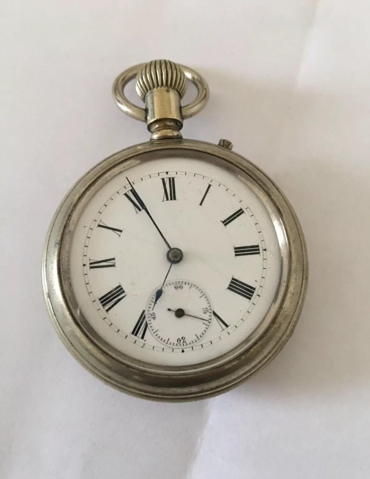 Antike mechanische Taschenuhr mit Stiefeln, Anstecknadelfassung im Angebot 7