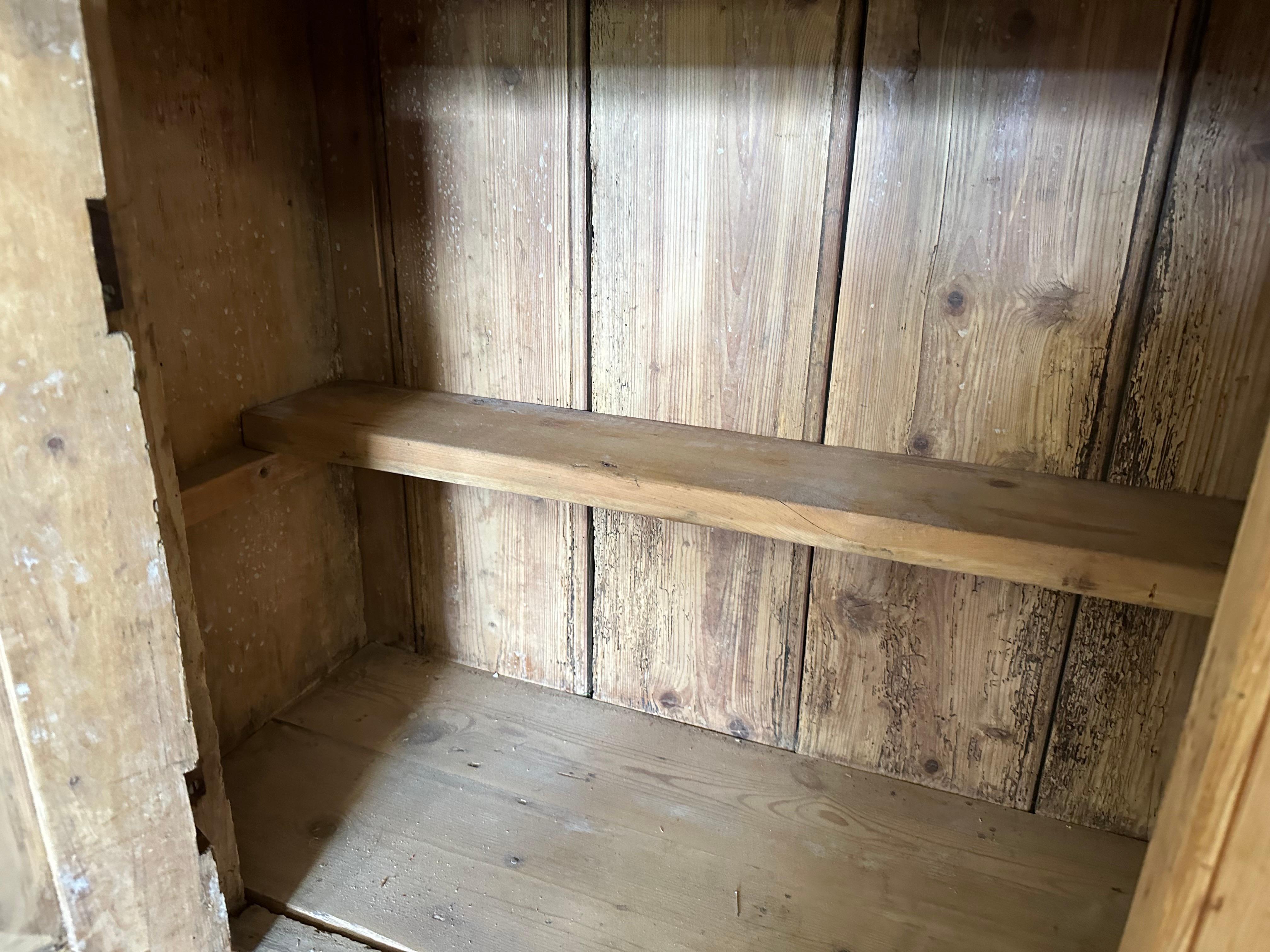 19th Century English Pine Dresser For Sale 11