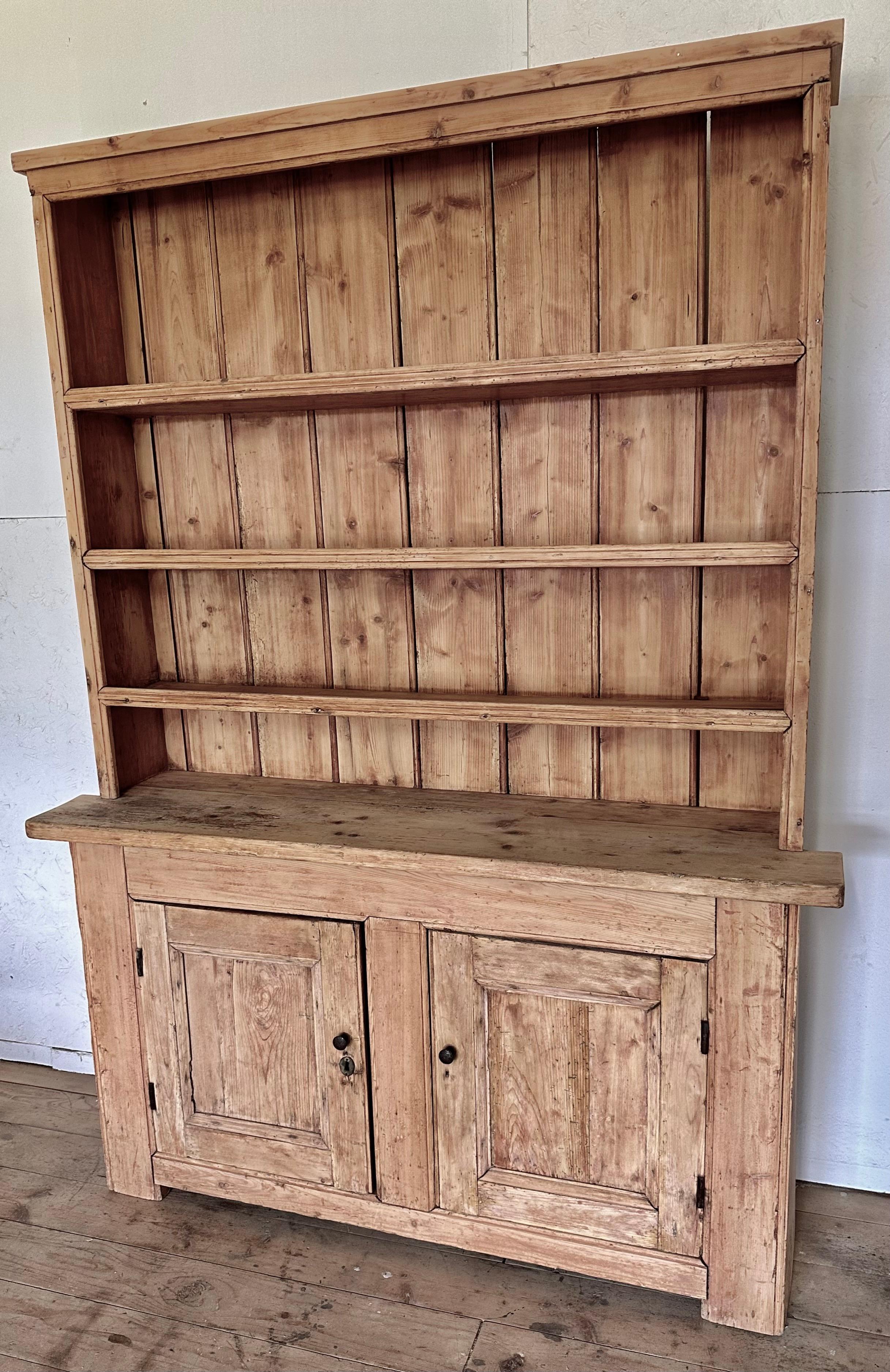 Country 19th Century English Pine Dresser For Sale