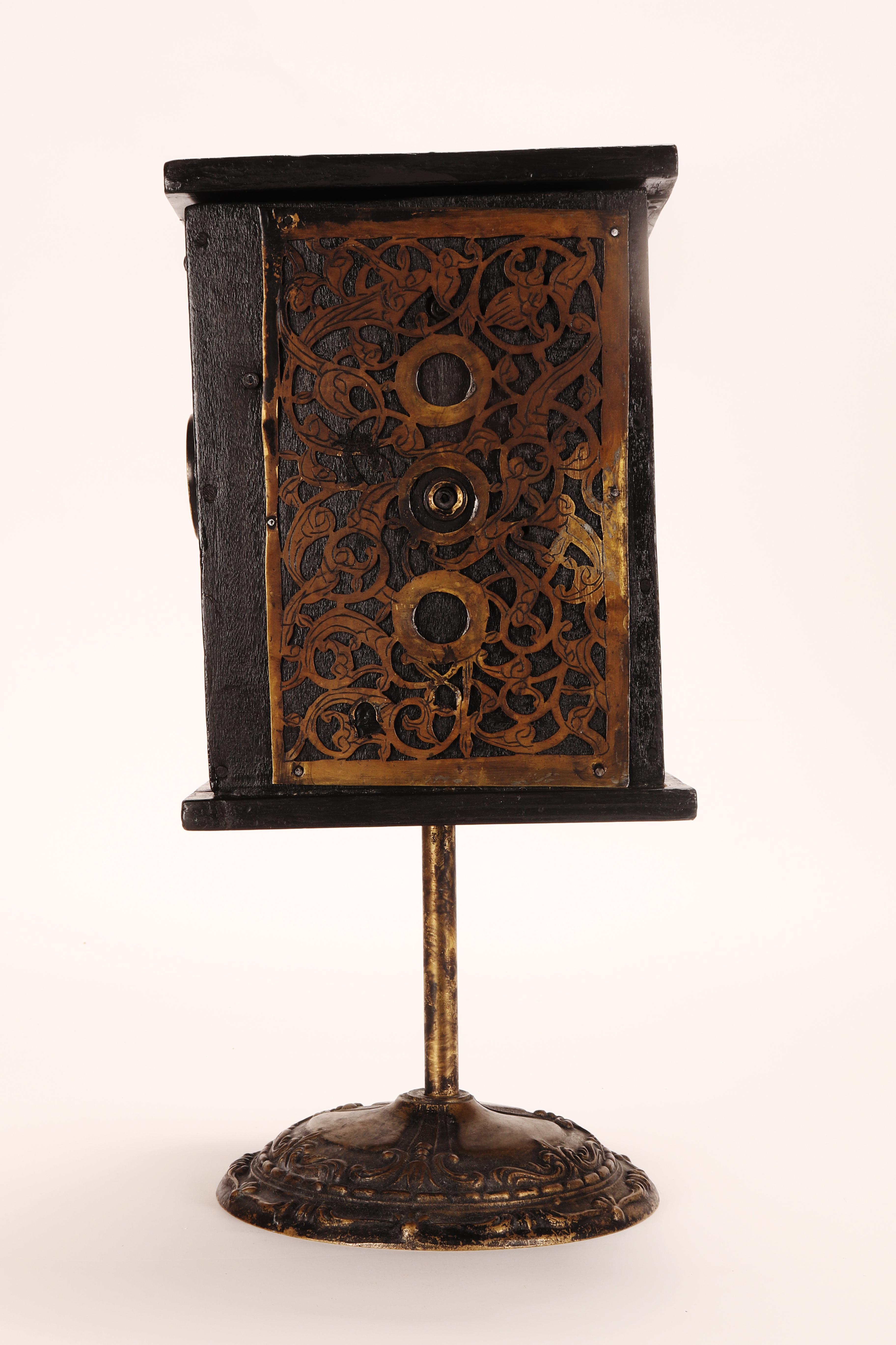 Métal Table stéréoscopique ancienne pour les maisons closes, Allemagne, fin du XIXe siècle. en vente