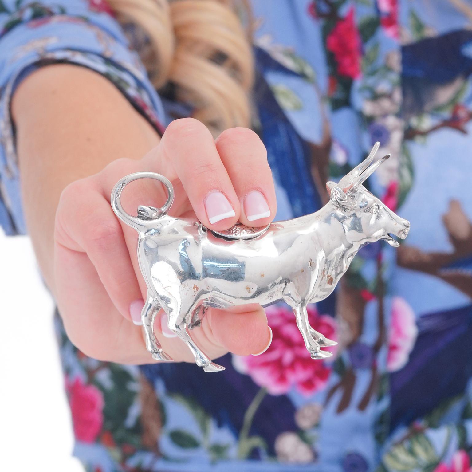 Antique Sterling Cow Creamer In Excellent Condition For Sale In Litchfield, CT