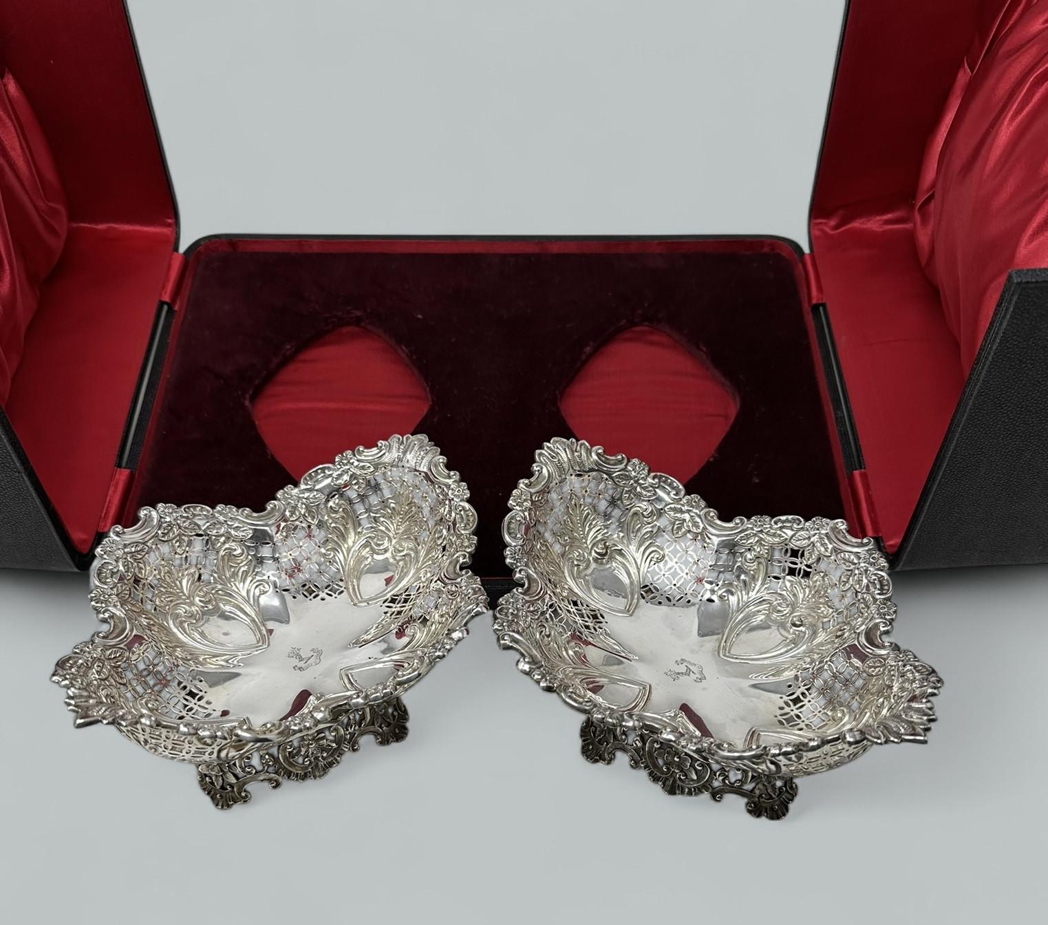Antica coppia di centrotavola in argento sterling scozzese Piatti per dolci 1900 In condizioni buone in vendita a Dublin, Ireland