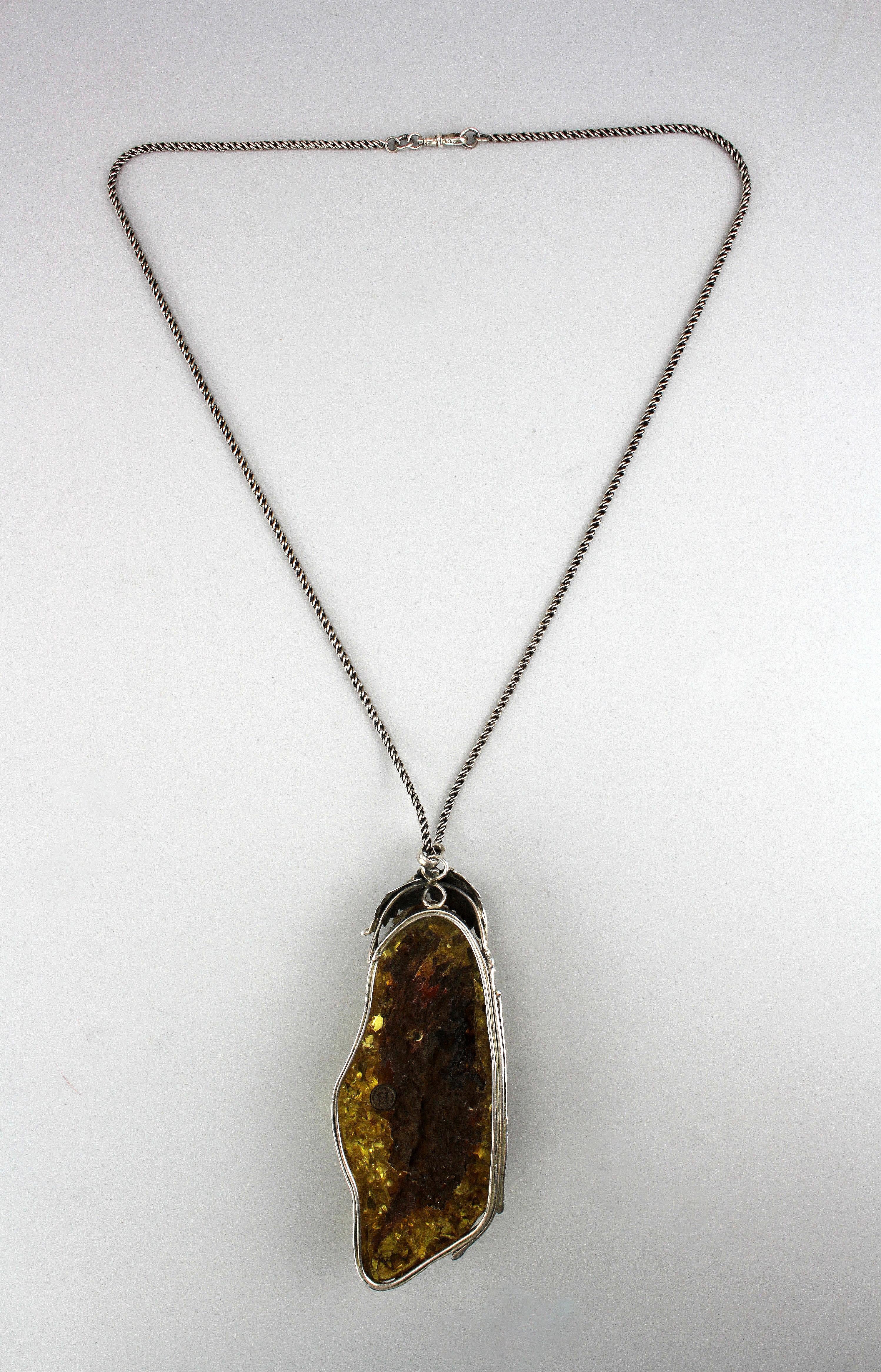 Antique Sterling Silver and Amber Carving Pendant Necklace, St. Petersburg, 1892 In Good Condition For Sale In Braintree, GB