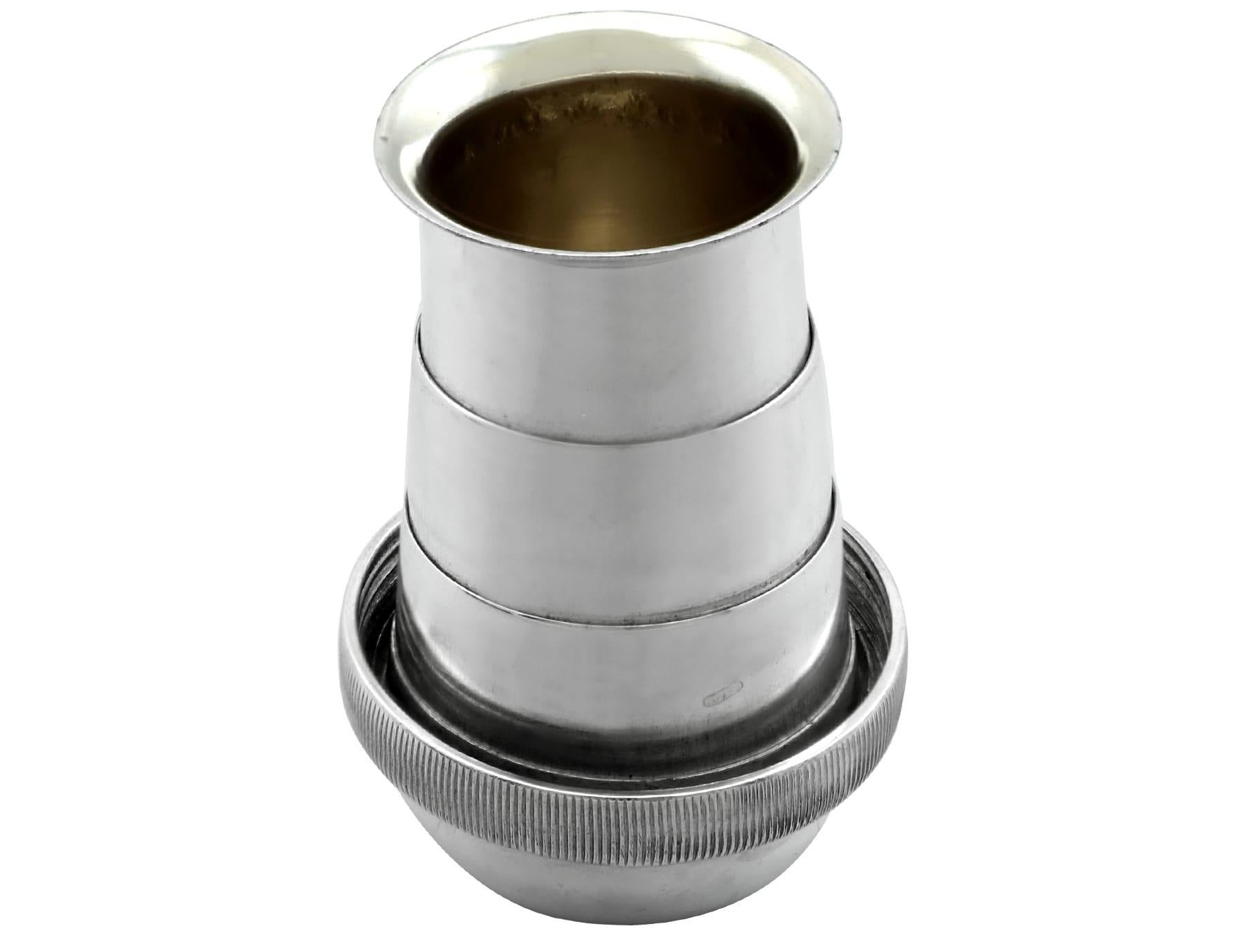 Antiker Hip-Flask und Becher aus Sterlingsilber und Krokodilhaut im Angebot 3