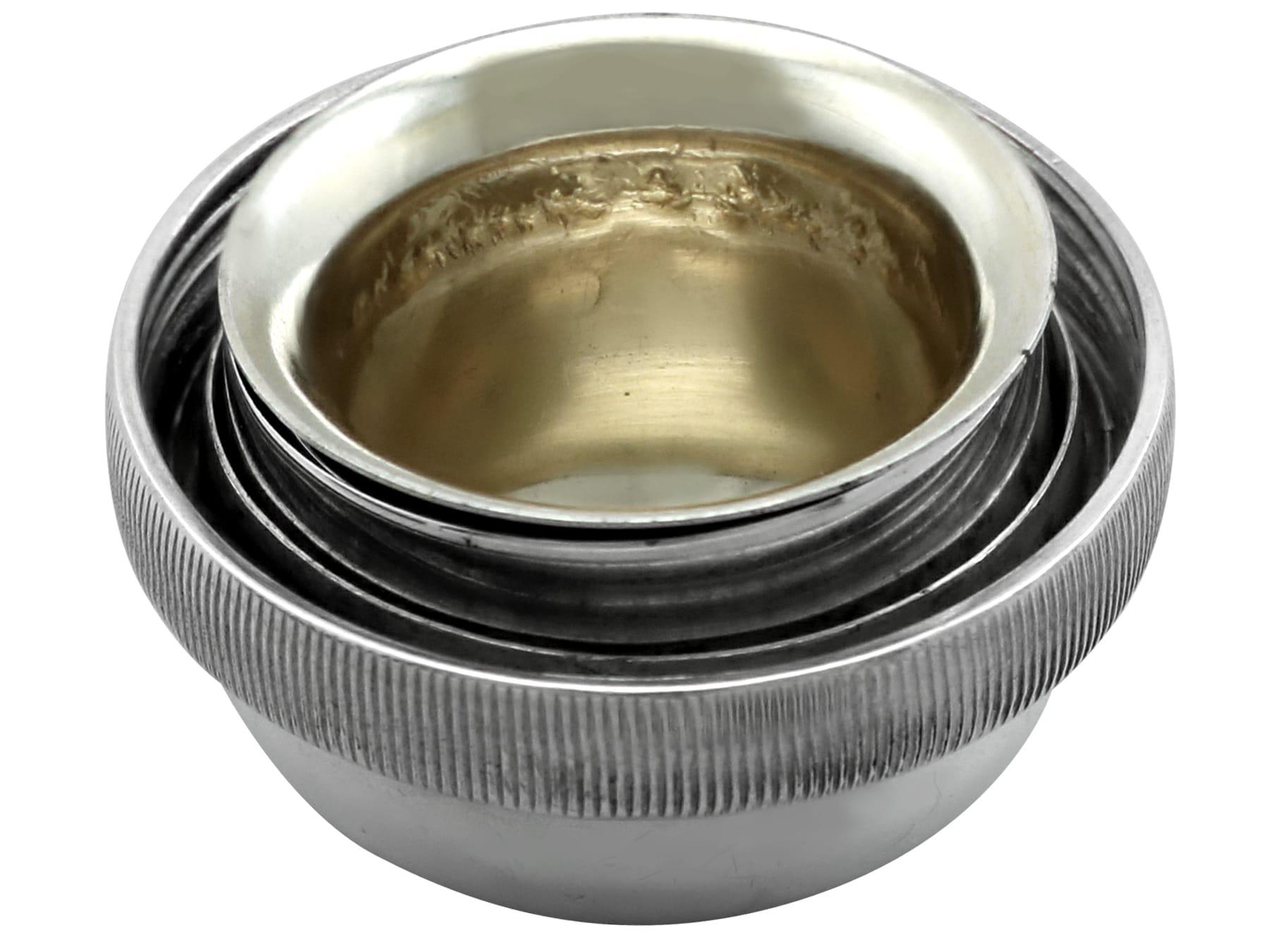 Antiker Hip-Flask und Becher aus Sterlingsilber und Krokodilhaut im Angebot 4