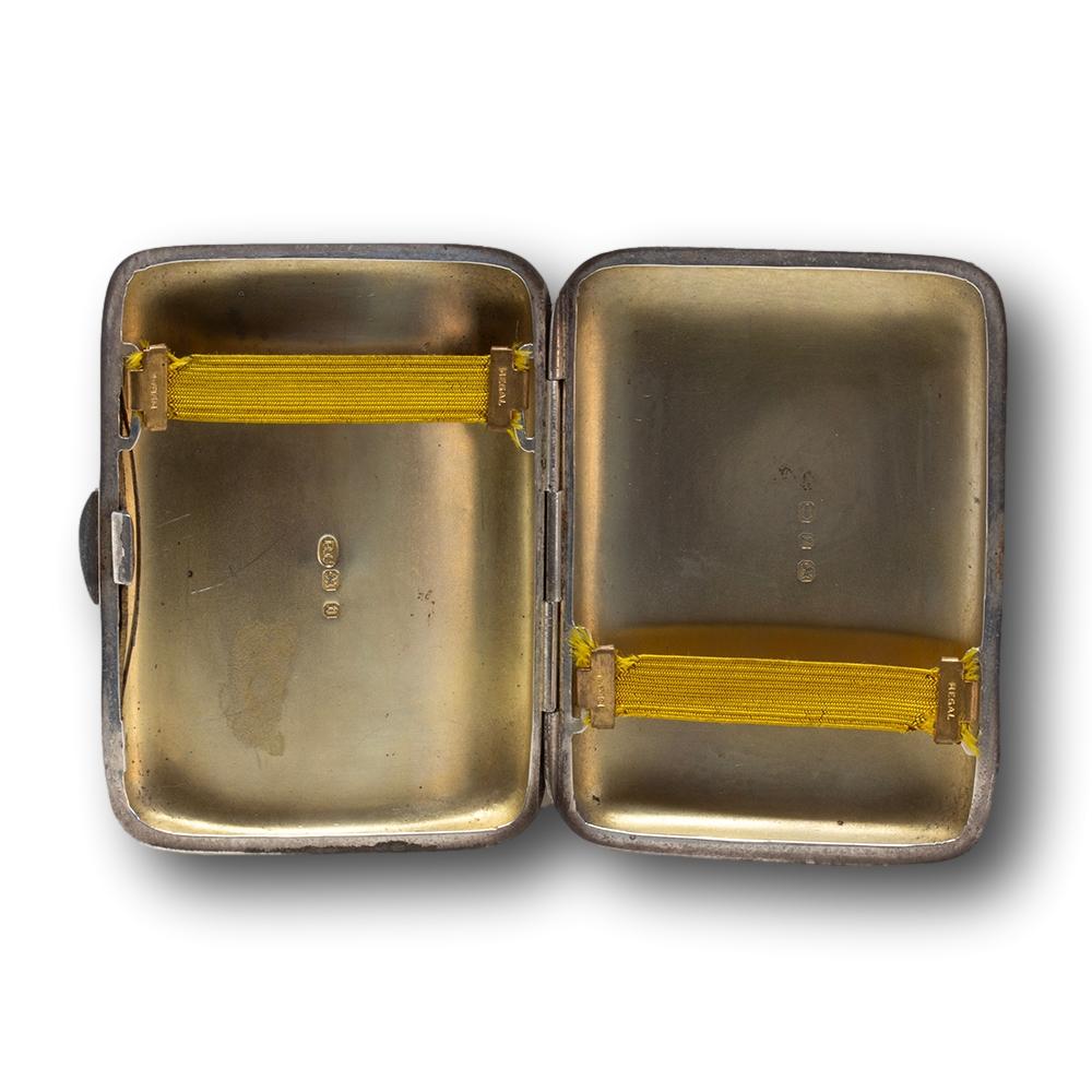 Pitillera antigua de plata de ley y esmalte de Robert Chandler en venta 5