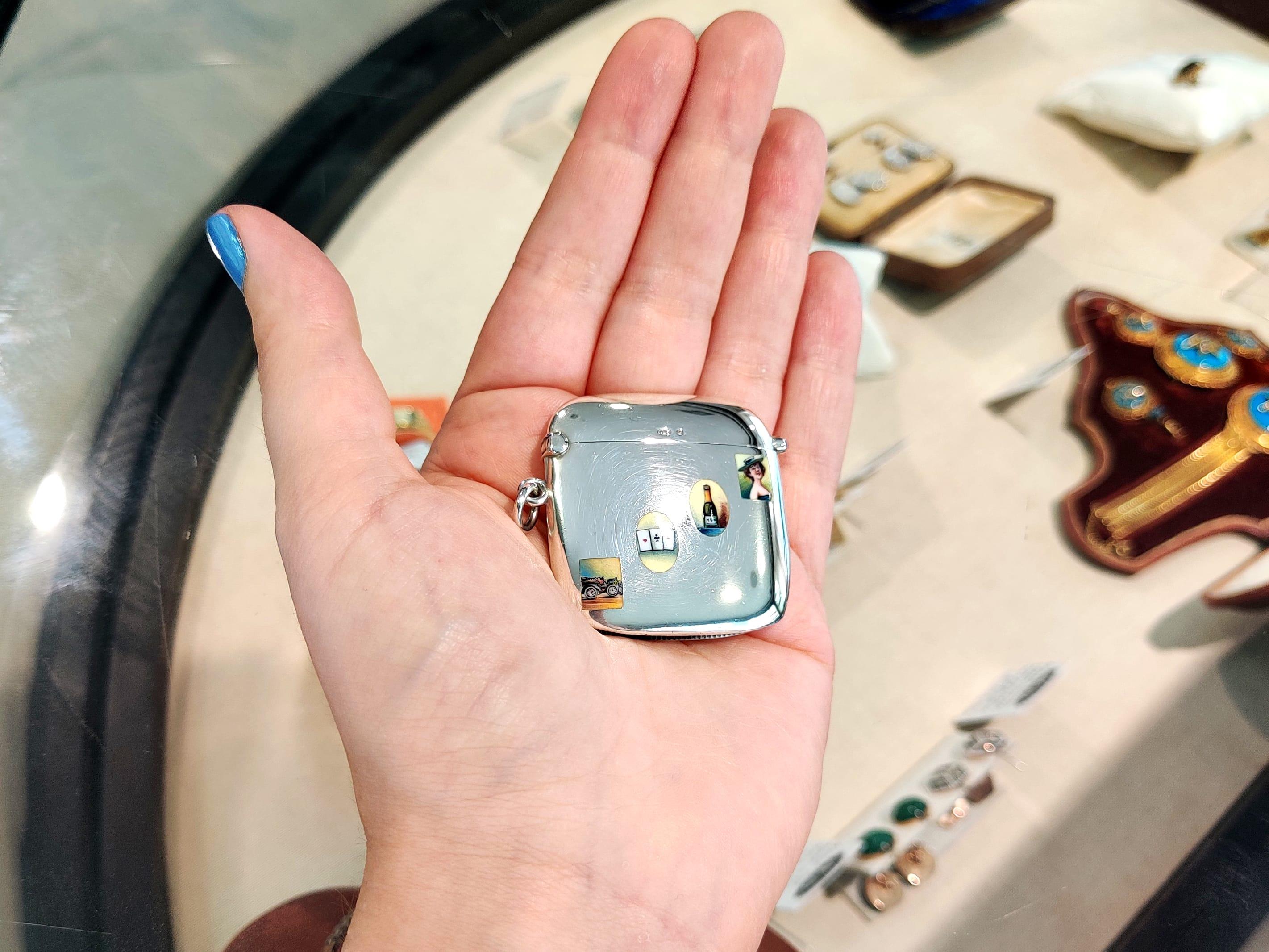 Antiguo Estuche de Vesta de Plata de Ley y Esmalte Británico en venta
