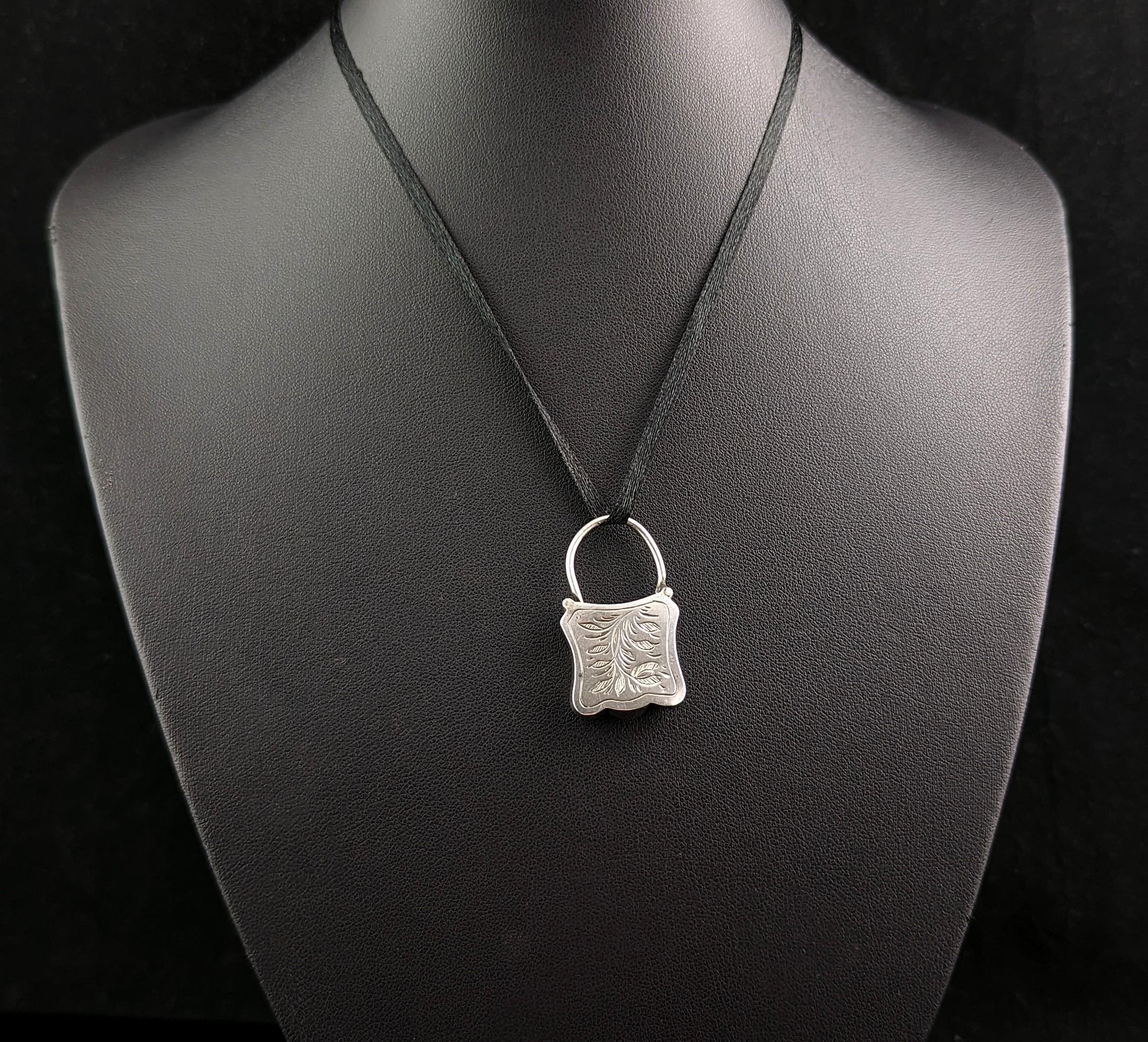 Antique Sterling Silver and Green Jasper Padlock Pendant, Victorian, Shield Shap In Good Condition In NEWARK, GB