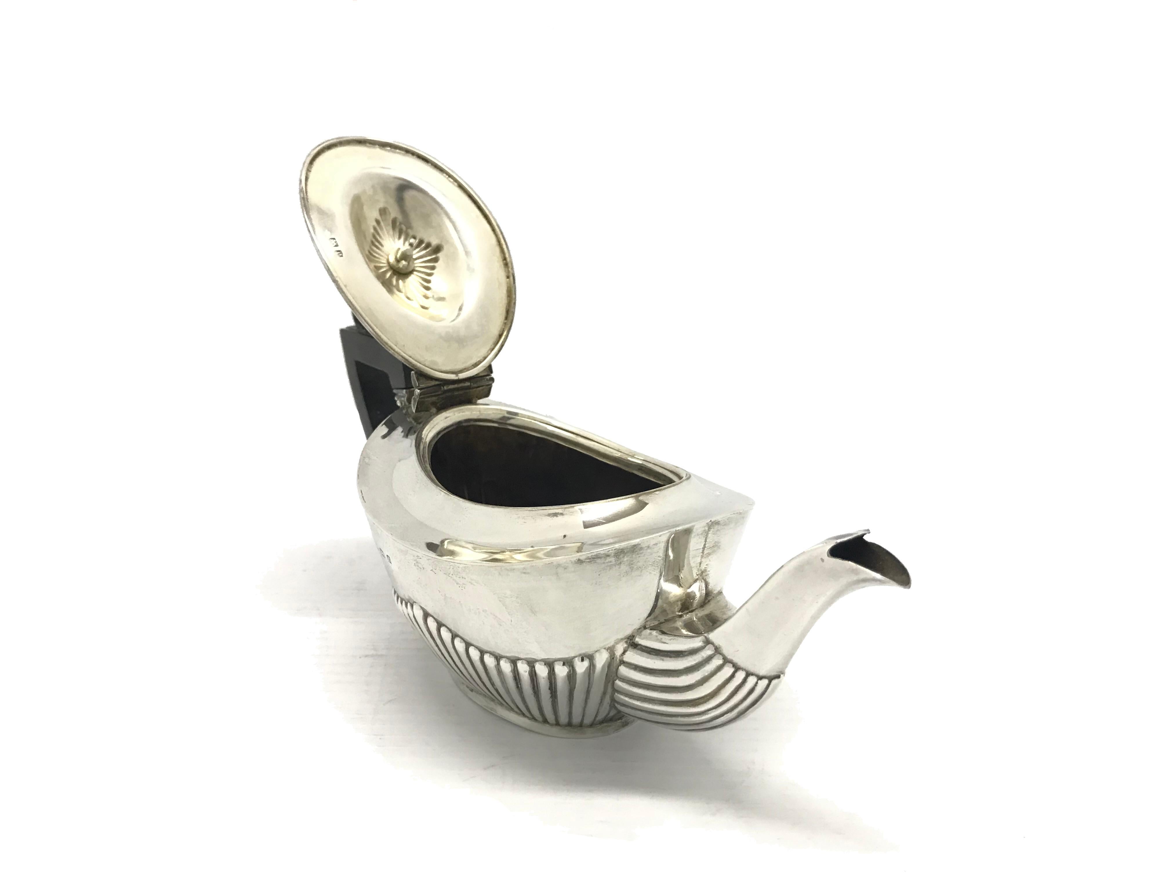 Antique Sterling Silver Birmingham Bachelor's Tea Set, 1902 In Good Condition In Vancouver, British Columbia