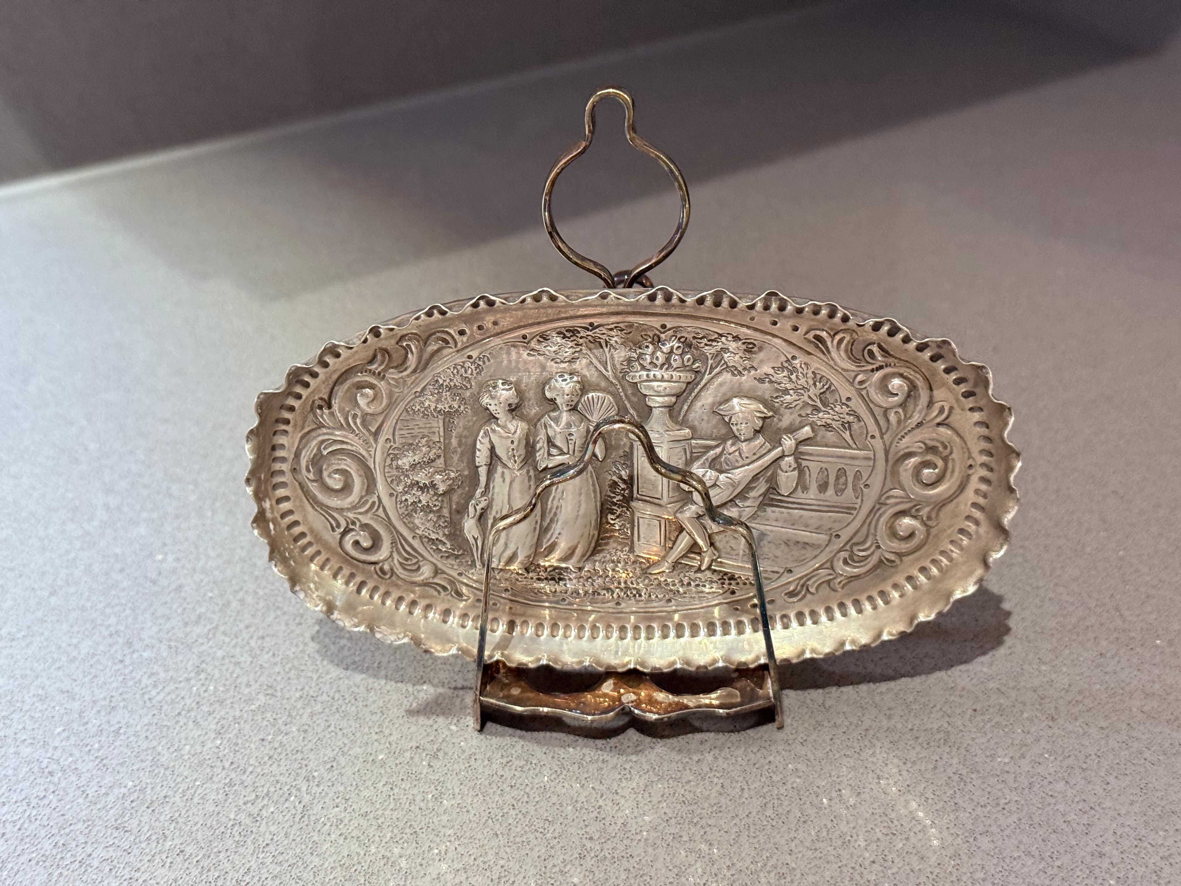Antike Sterling Silber Schale Kleiner Obstkorb Relief Pictori Dekoratives Objekt im Angebot 3