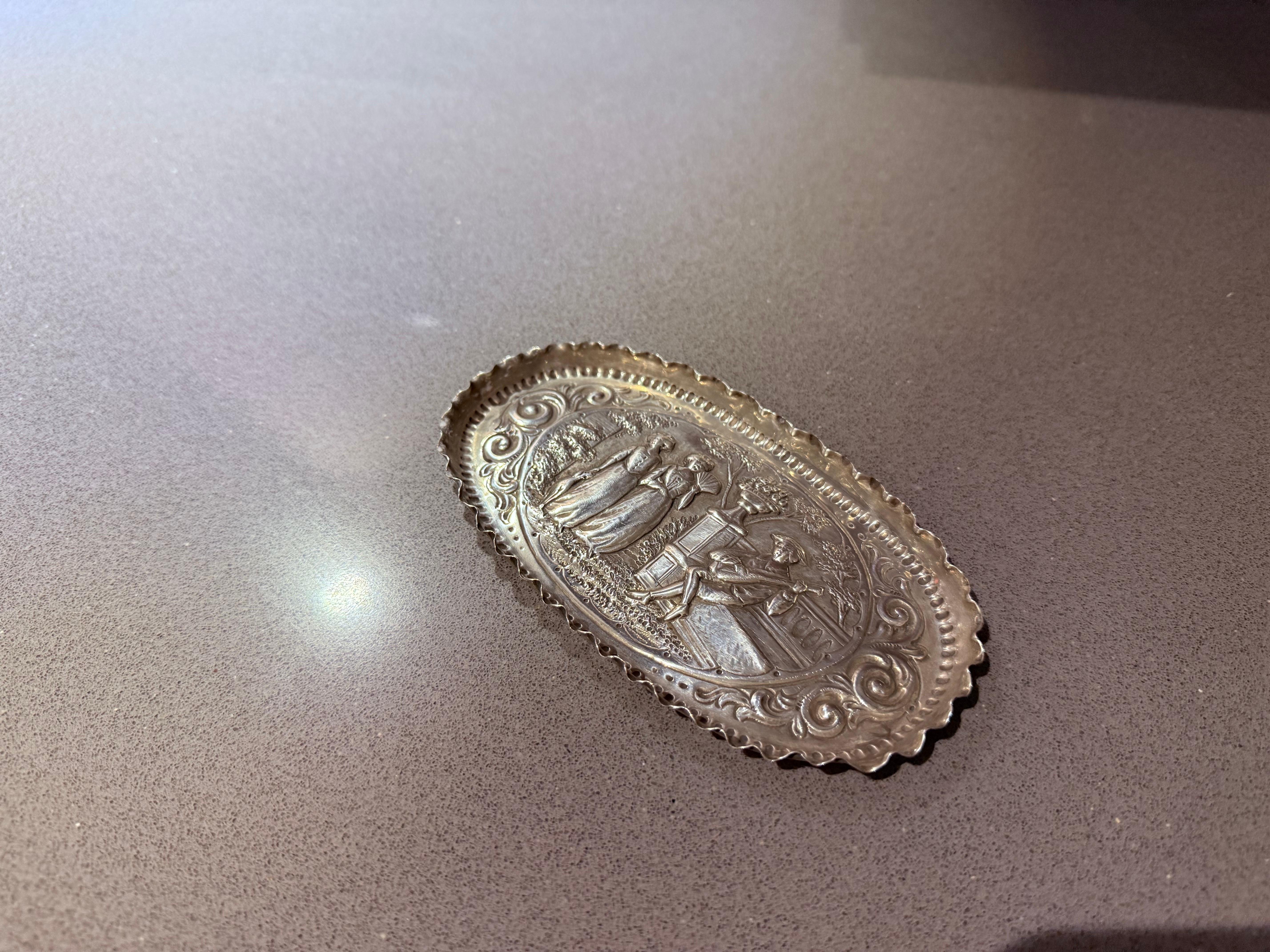 Antike Sterling Silber Schale Kleiner Obstkorb Relief Pictori Dekoratives Objekt im Angebot 4