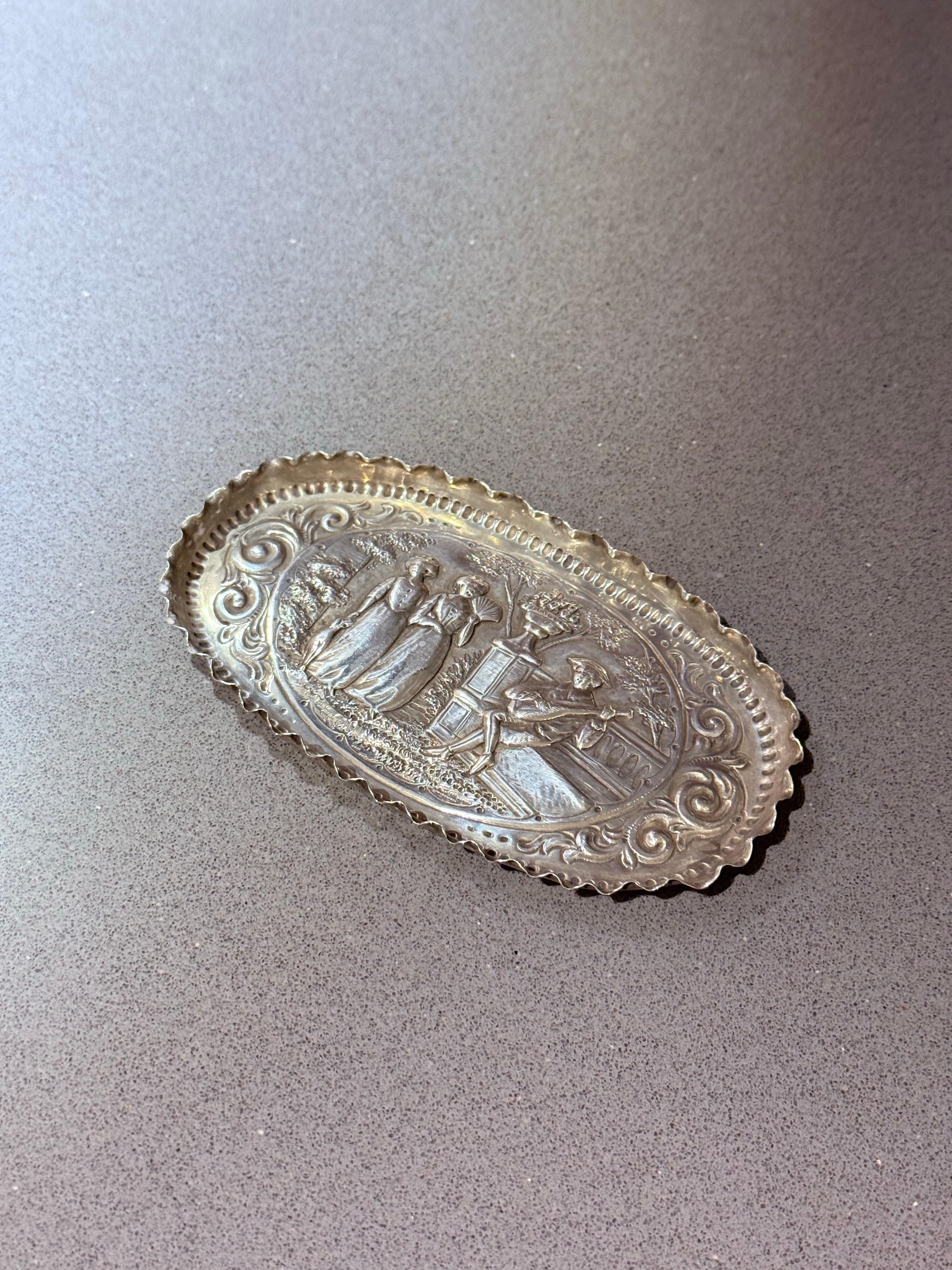 Antike Sterling Silber Schale Kleiner Obstkorb Relief Pictori Dekoratives Objekt im Angebot 7