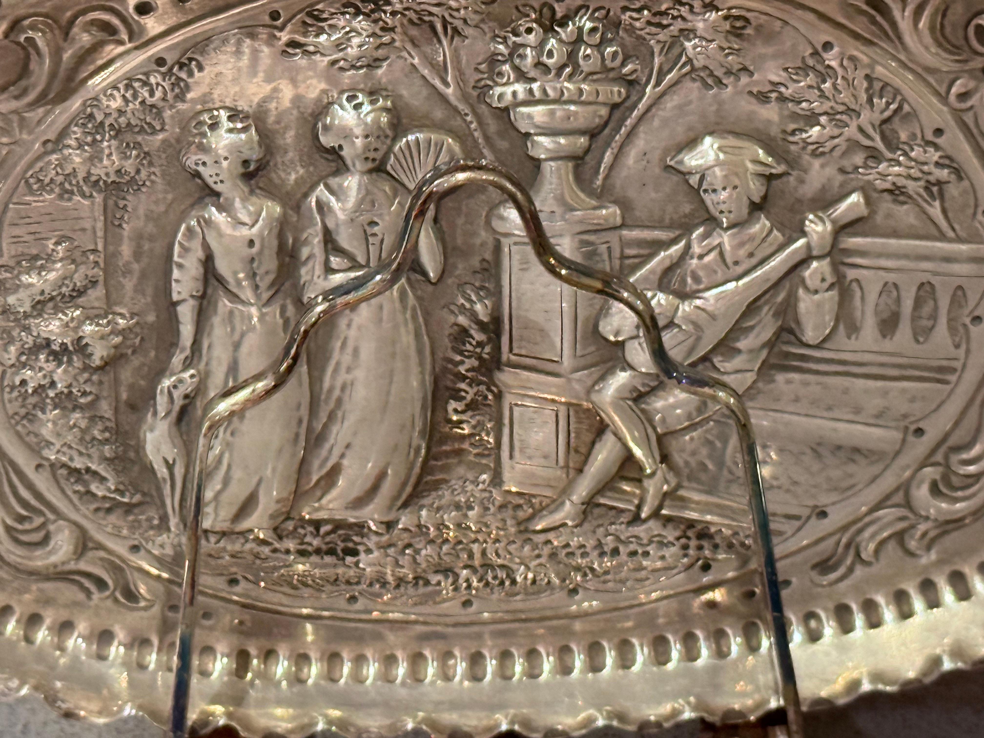 Antike Sterling Silber Schale Kleiner Obstkorb Relief Pictori Dekoratives Objekt im Angebot 1
