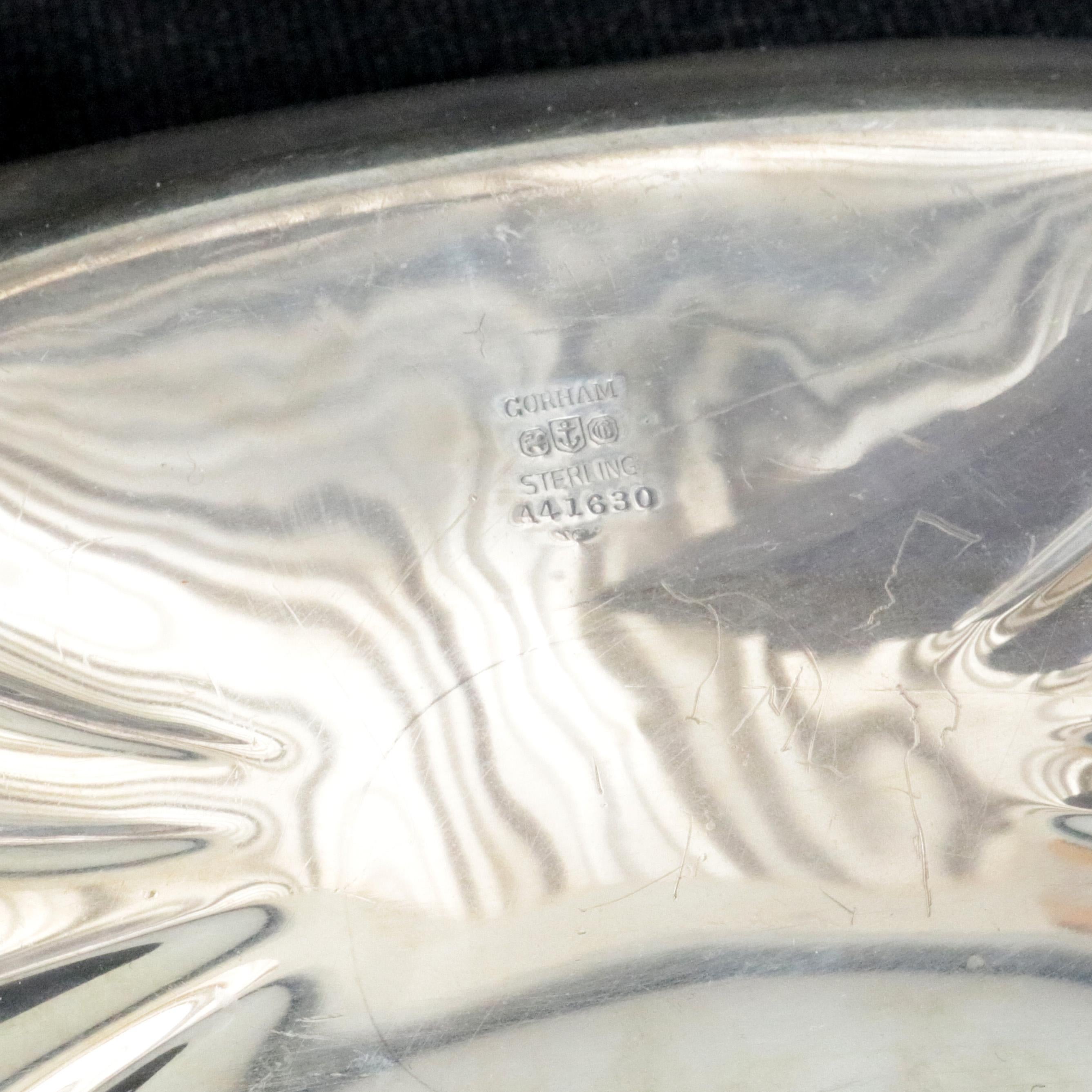 Antique Sterling Silver Bread Tray by Gorham, circa 1920 In Good Condition In Big Flats, NY