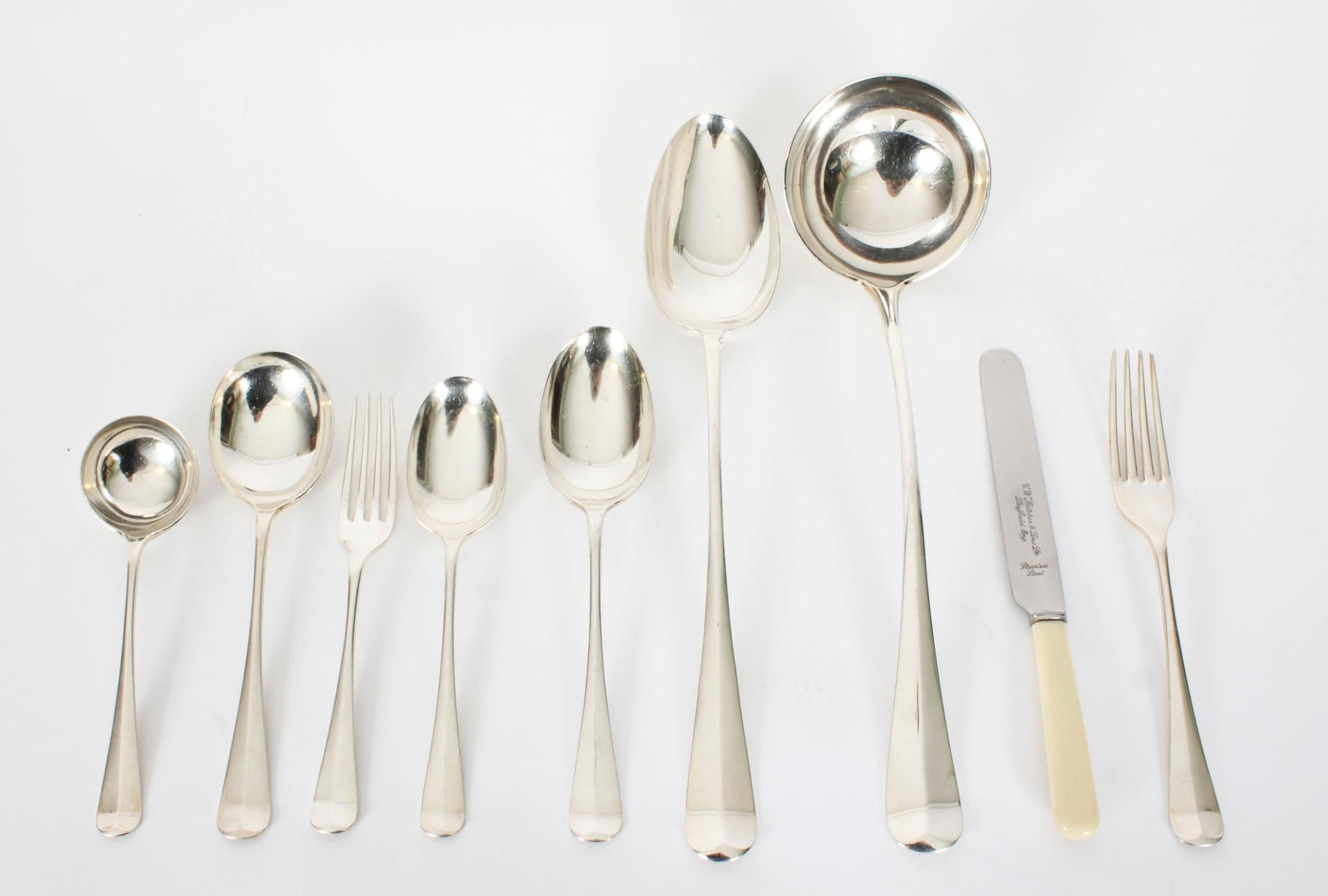 Antique Sterling Silver Canteen x 12 Hanoverian Pattern Cutlery Sheffield 1933 In Good Condition In London, GB