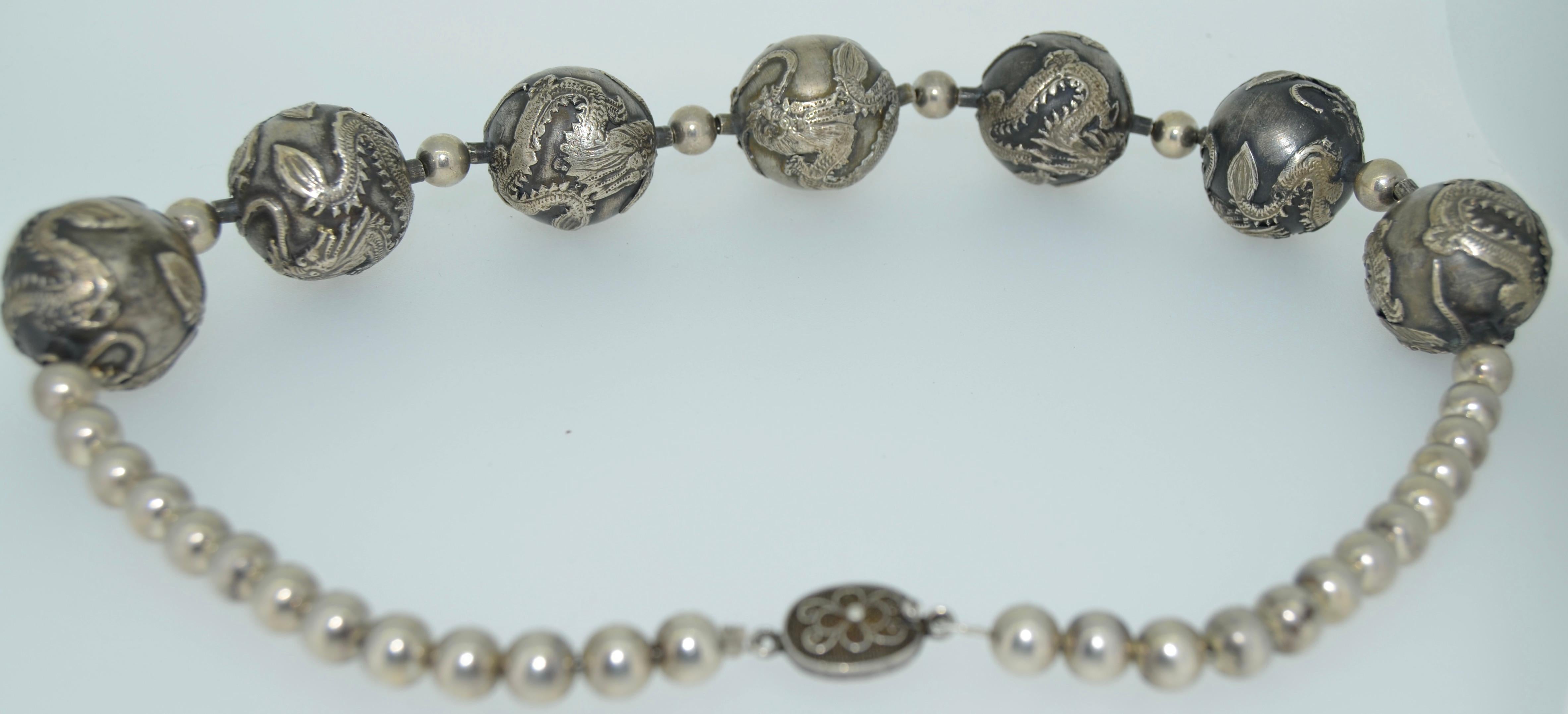 Antike chinesische Drachen-Kugel-Perlenkette aus Sterlingsilber im Angebot 6