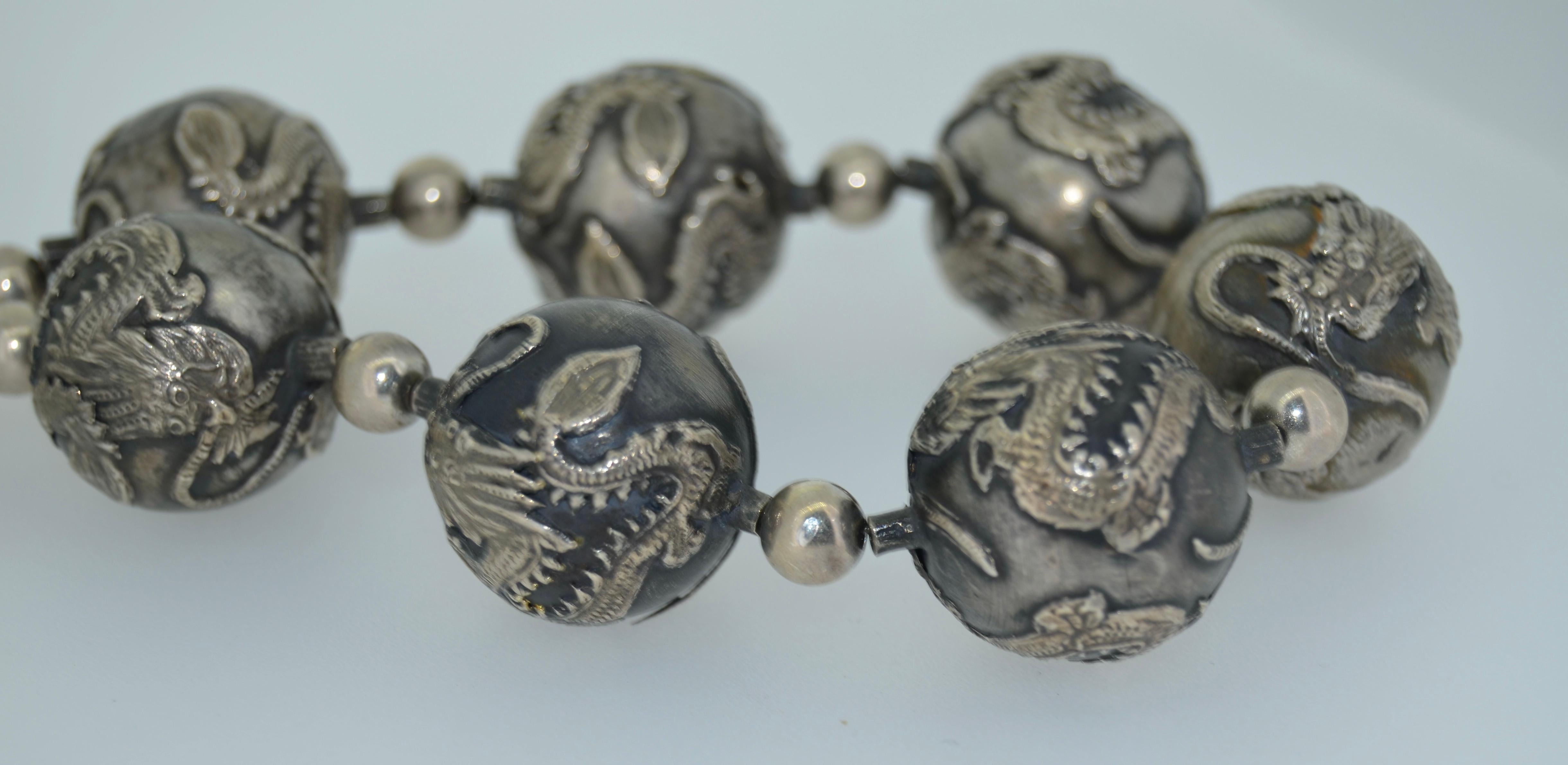 Antike chinesische Drachen-Kugel-Perlenkette aus Sterlingsilber im Angebot 3