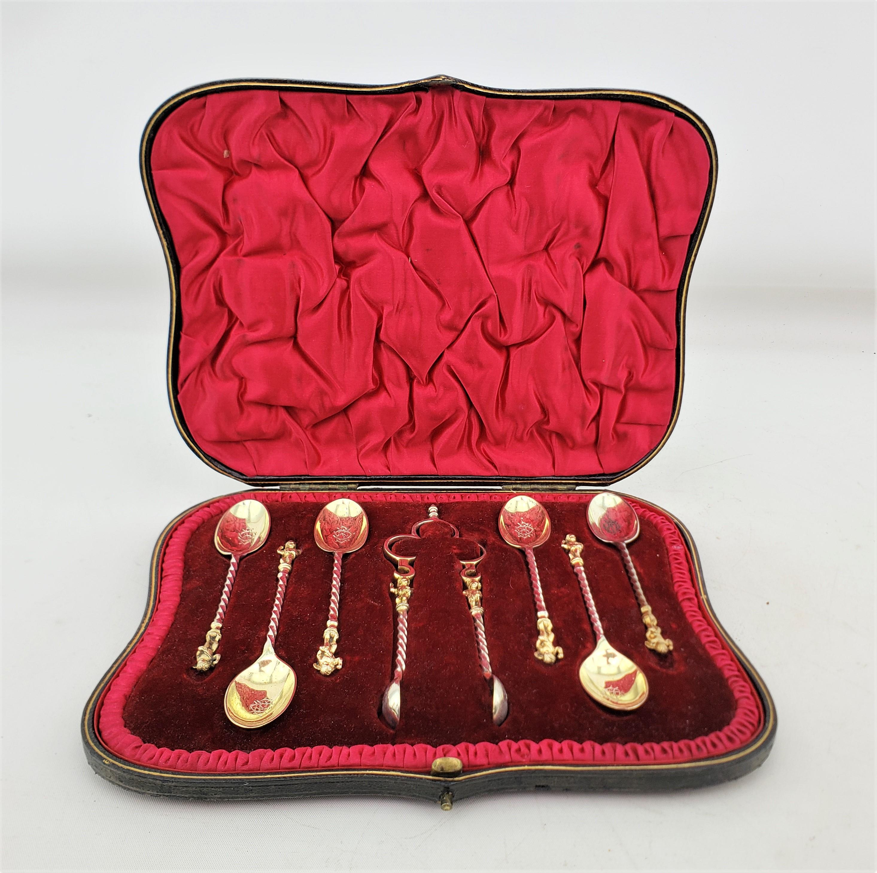 Antiguo juego de cucharas de café o té de plata de ley con asas figuradas y estuche en venta 3