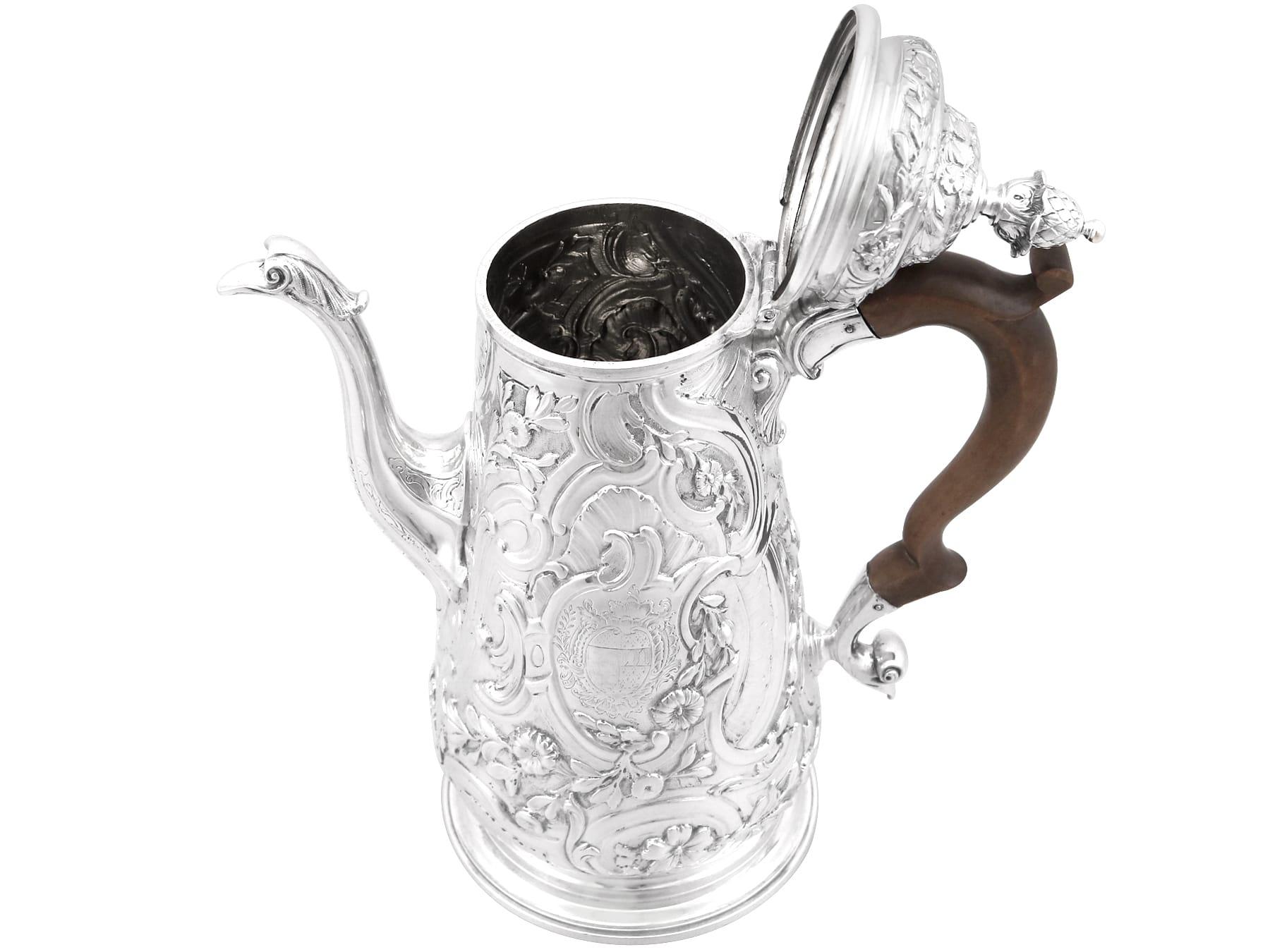 Antique Georgian Sterling Silver Coffee Pot In Excellent Condition For Sale In Jesmond, Newcastle Upon Tyne